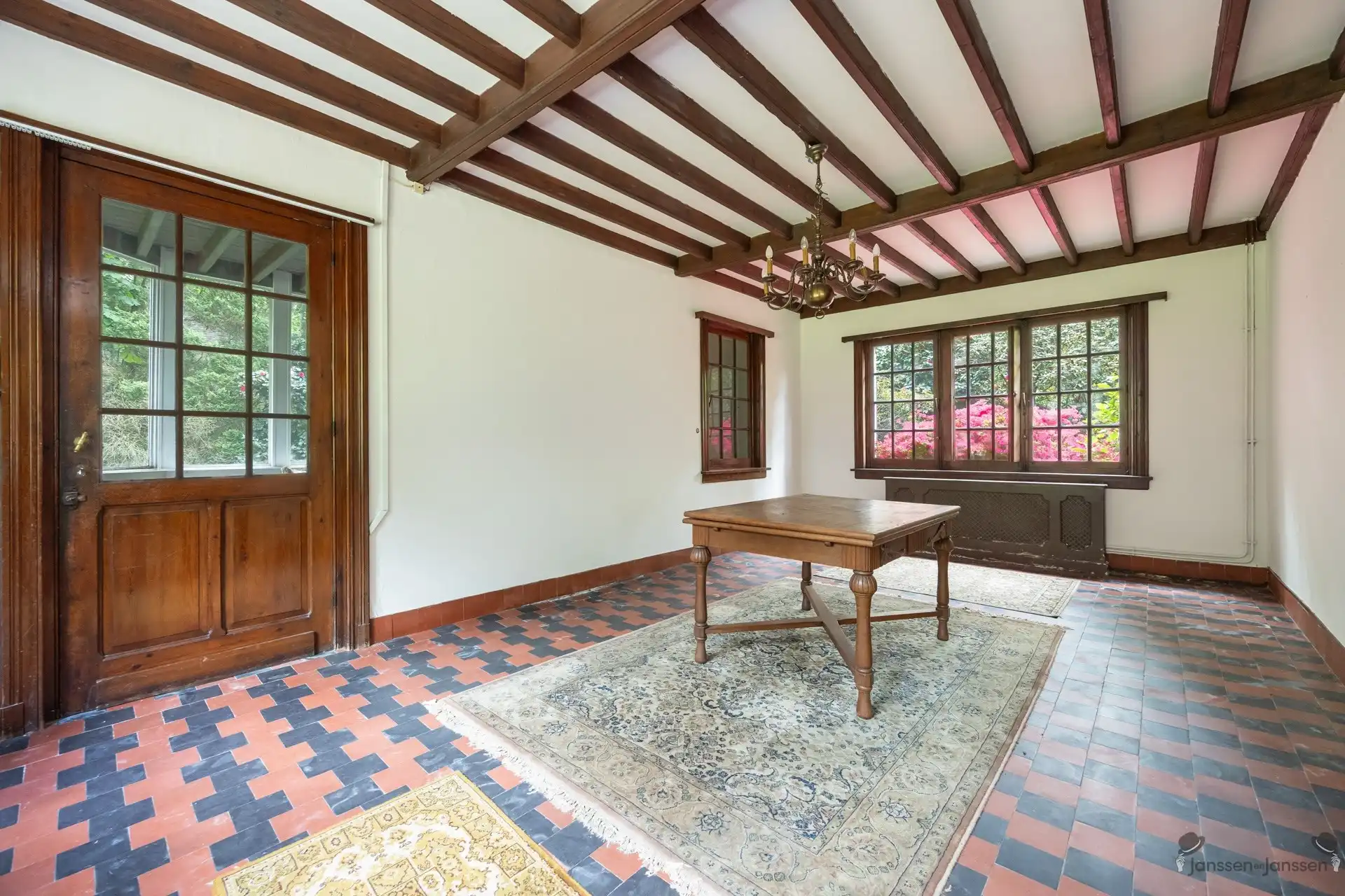 Karaktervolle cottage-villa op een royaal perceel van 8.603 m² in Kapellenbos. foto 7