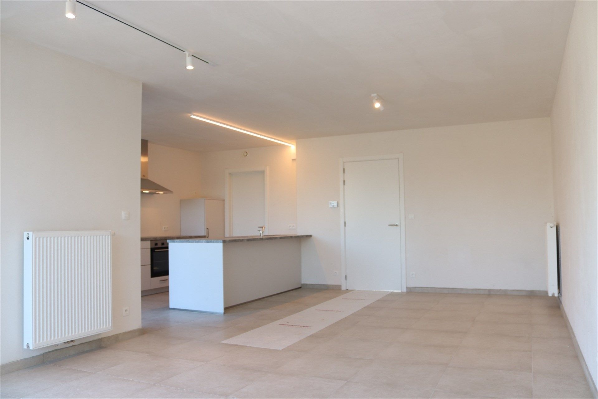 Ruime energiezuinige nieuwbouw woning op gunstige ligging. foto 4
