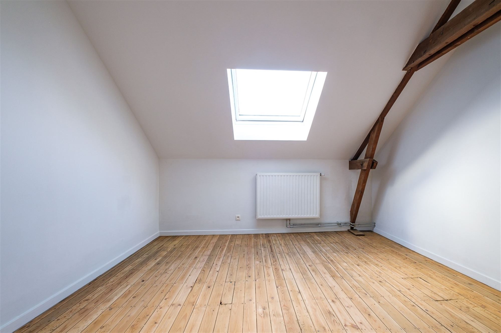 PRACHTIG HERENHUIS TE HUUR MET 4 SLKS IN HET CENTRUM VAN SINT-TRUIDEN  foto 23
