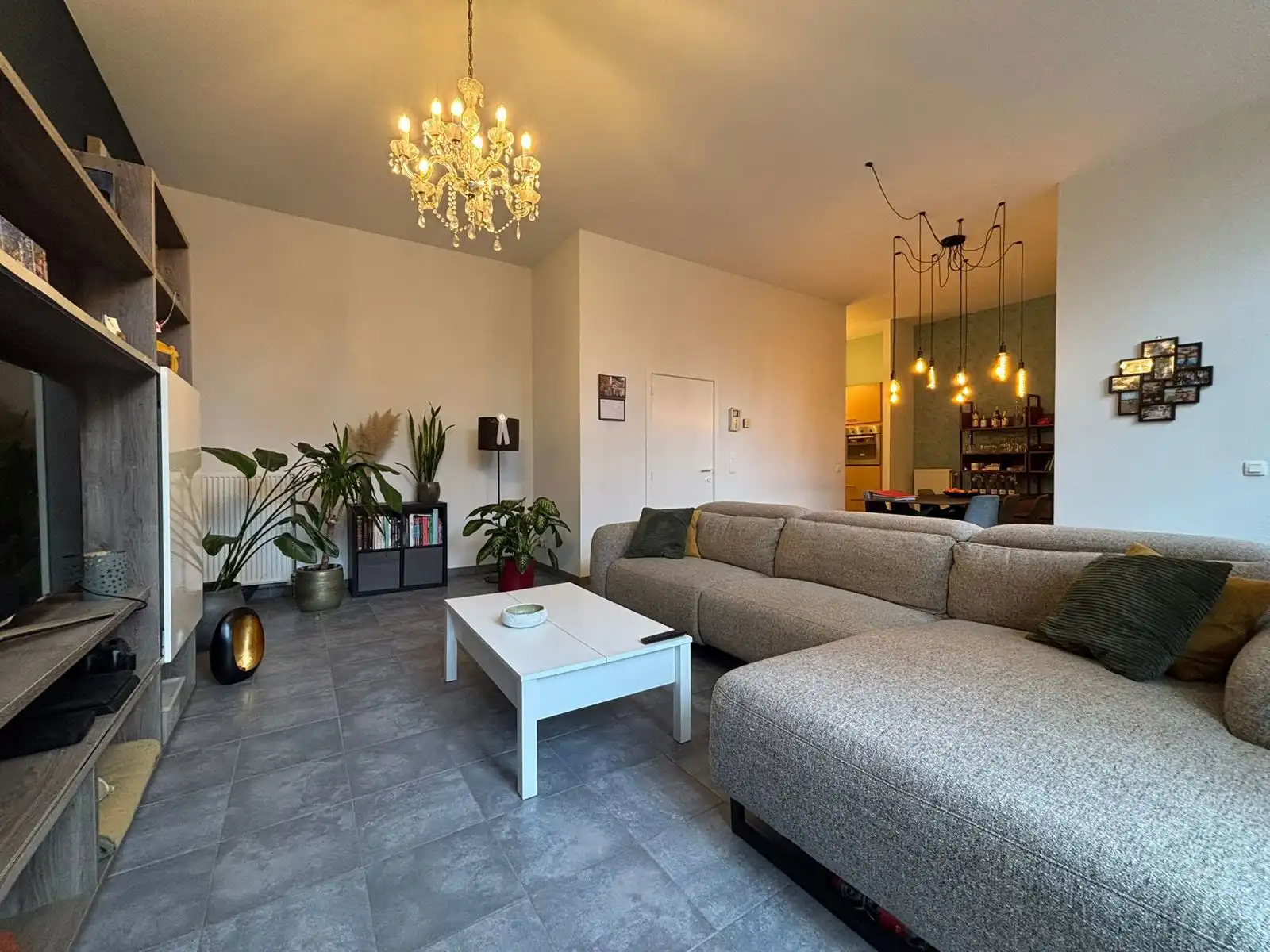 Lichtrijk en knus gelijkvloers appartement op toplocatie in Lier. foto 5