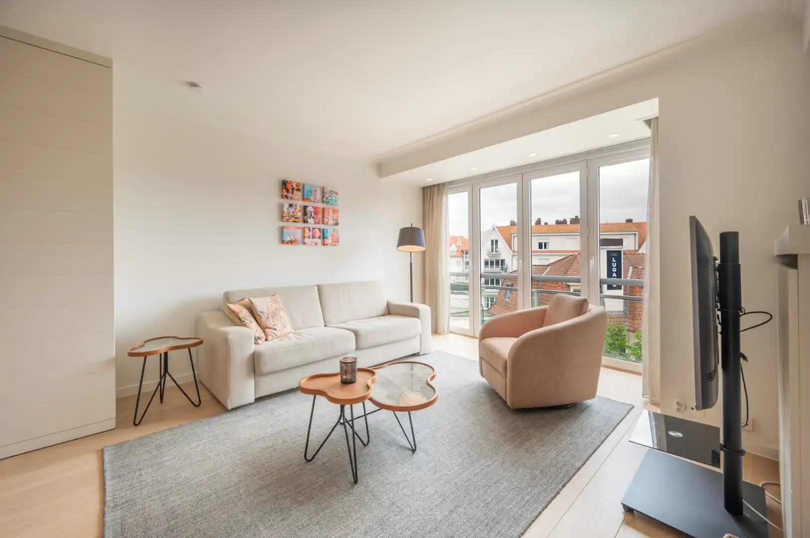 Lichtrijk 1 slaapkamerappartement in hartje Zoute met open zicht foto 2
