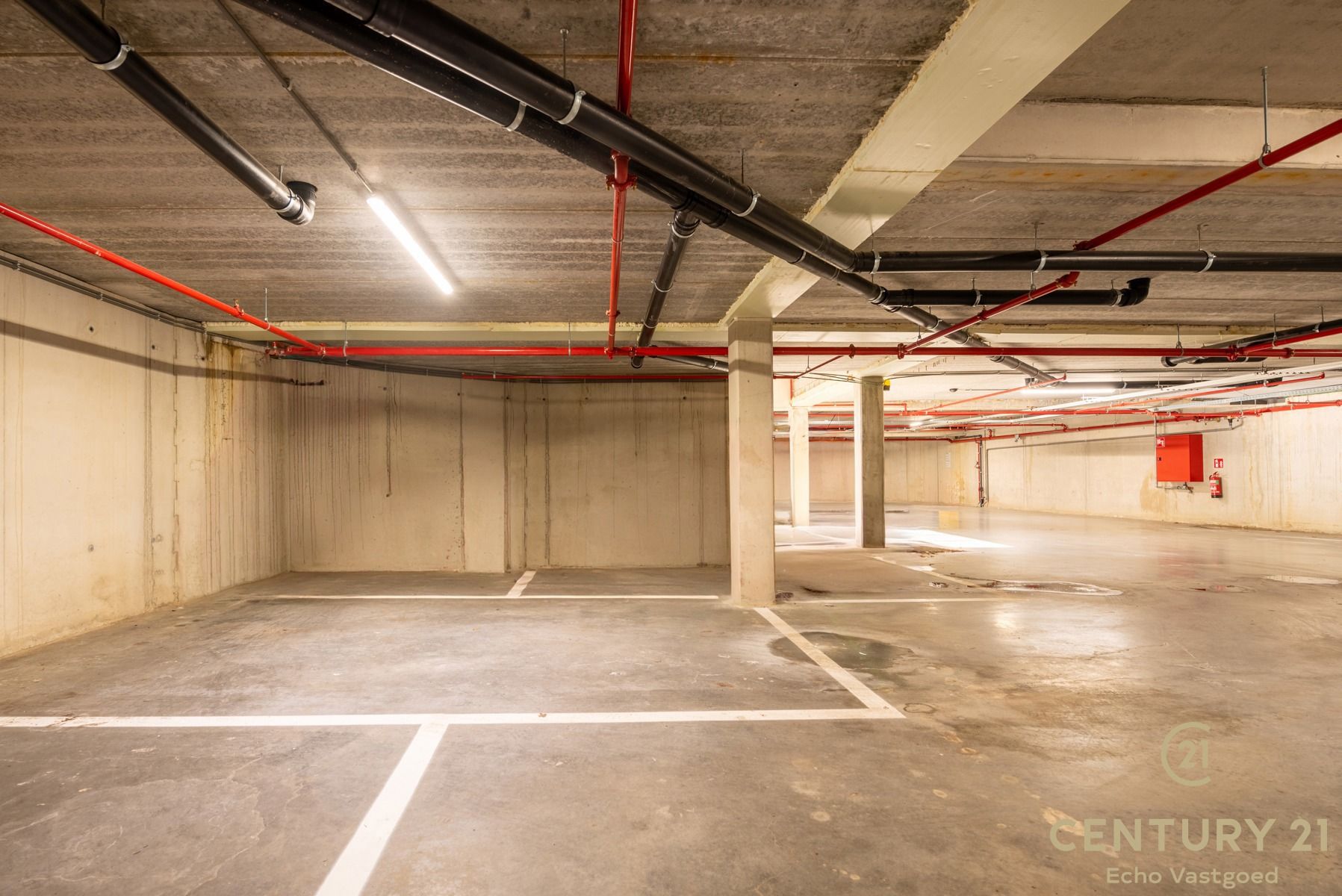 Hedendaags instapklaar appartement met terras én parking foto 16