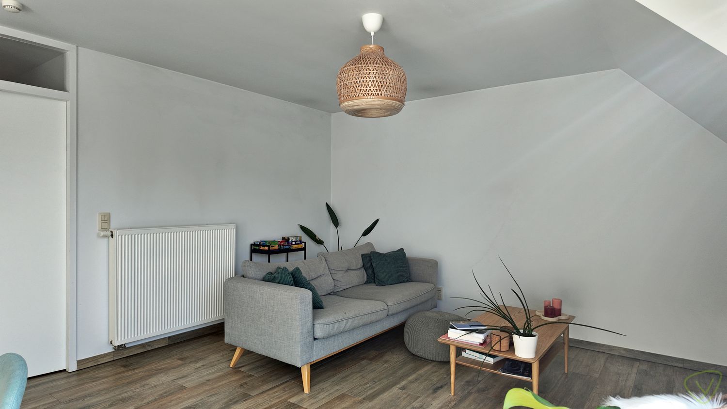 Instapklaar duplex-appartement met terras in het hart van Waarschoot! foto 3