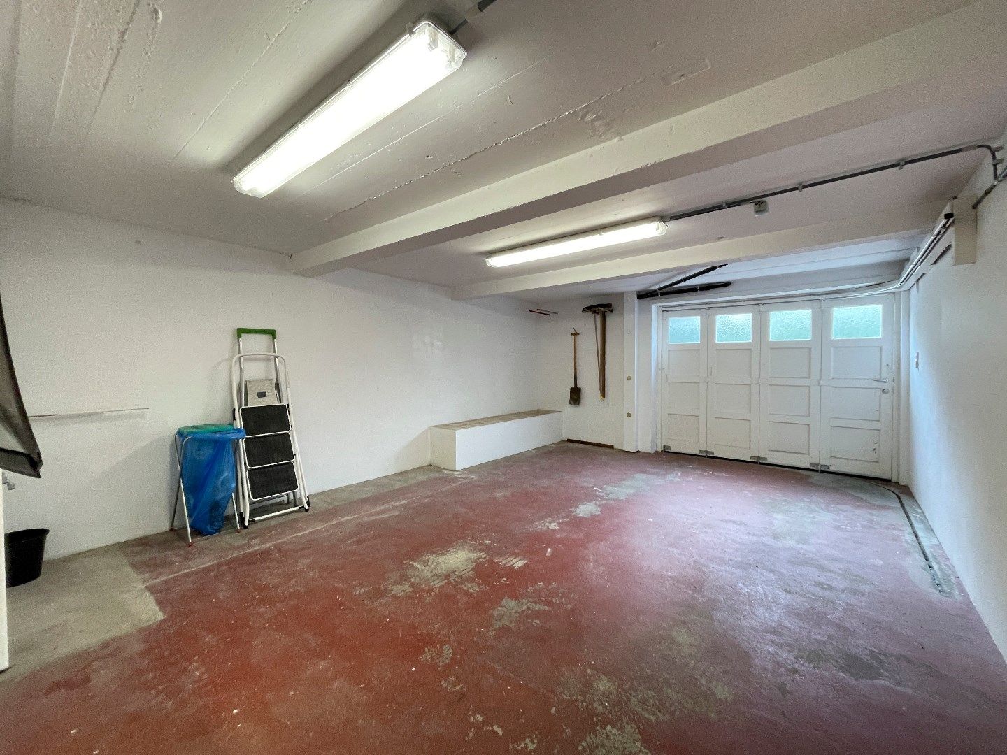 Zeer verzorgd en zonnig hoekappartement, rustig gelegen in de Koningslaan, vlakbij de winkels en de dijk. Incl. garage én staanplaats. foto 20