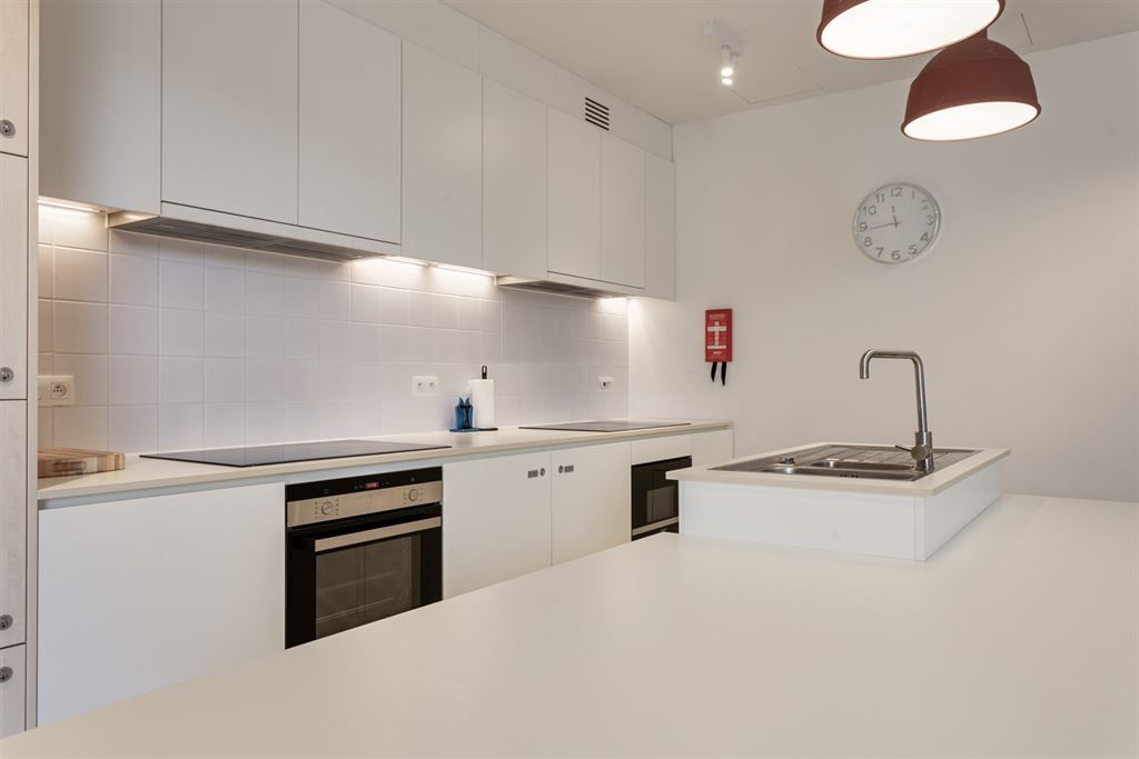 Prachtige hoogwaardige nieuwbouw studentenkamer in hartje Leuven.  foto 4