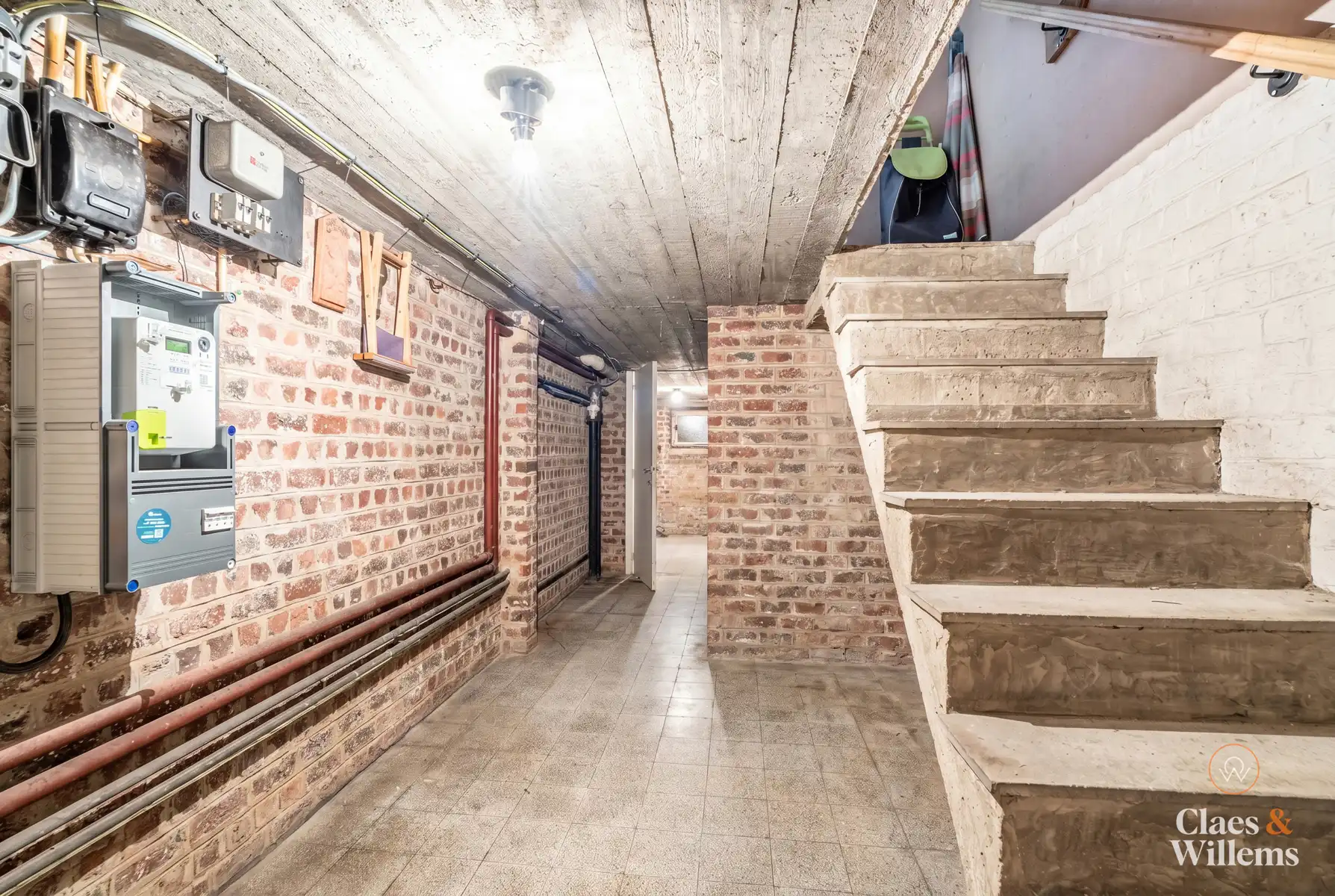 Ruime bel-etagewoning nabij centrum Halle foto 20