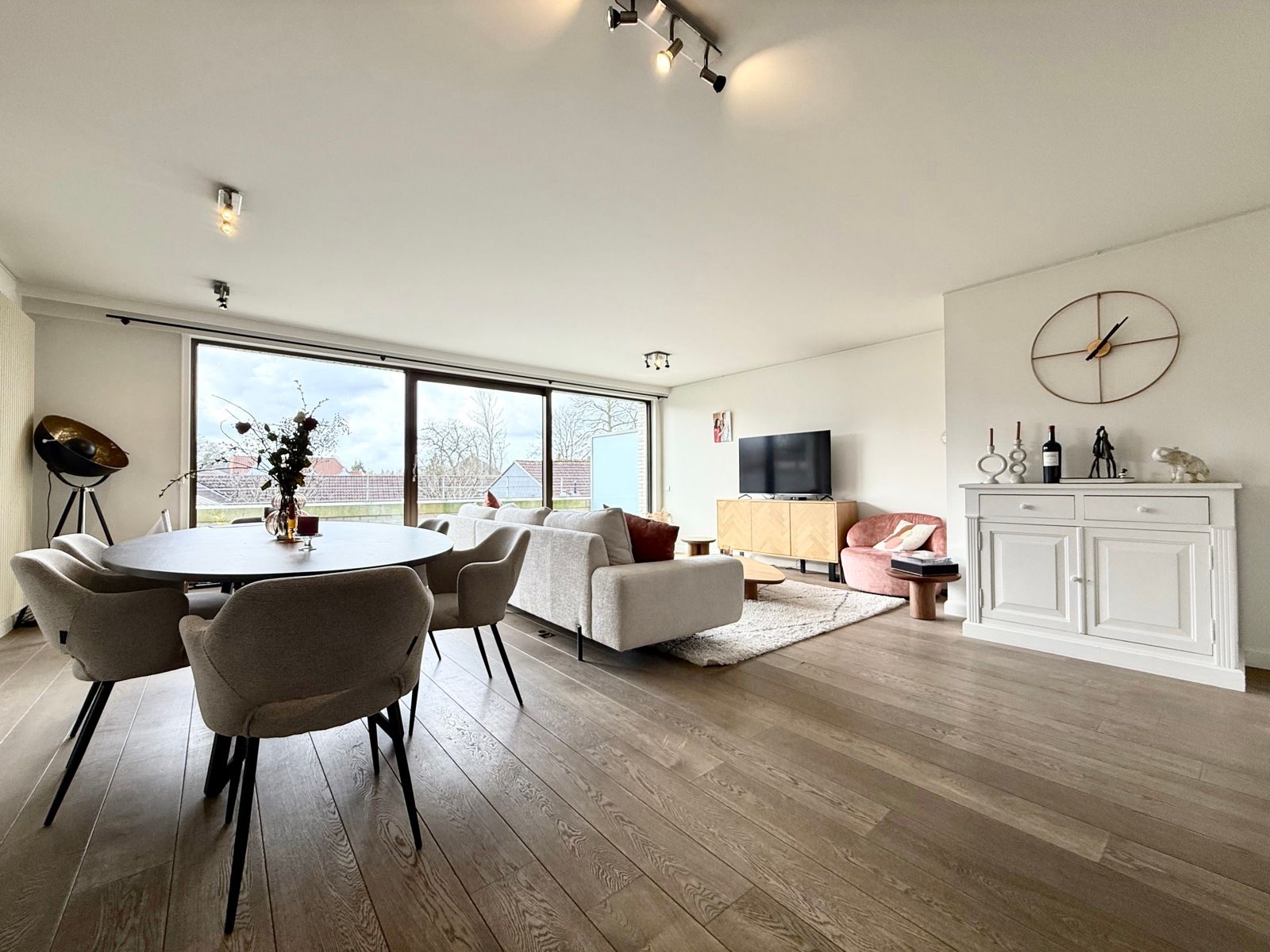 Instapklaar ruim appartement te Loppem foto 4