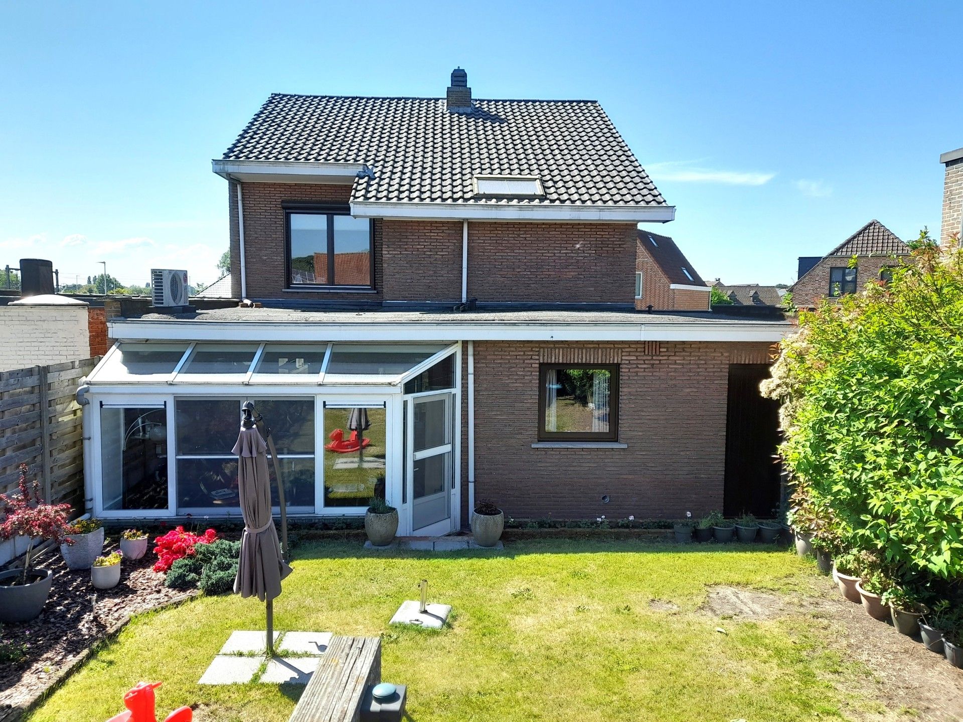 Top onderhouden eengezinswoning – centraal gelegen foto 23
