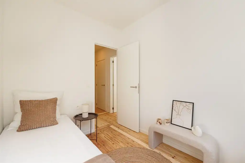 Gerenoveerd appartement met terras in Deurne-zuid foto 12