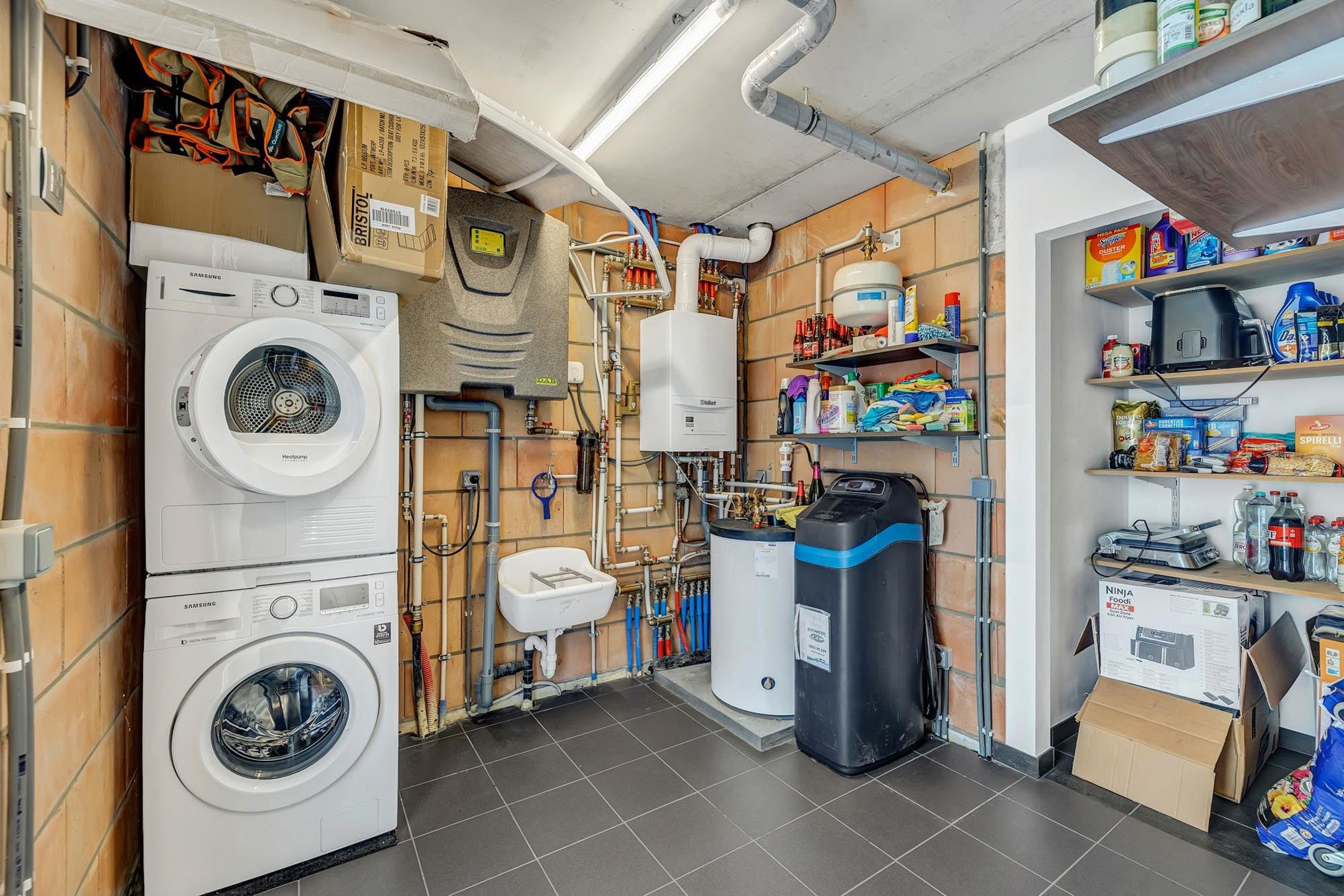 Recente woning op rustige locatie foto 10