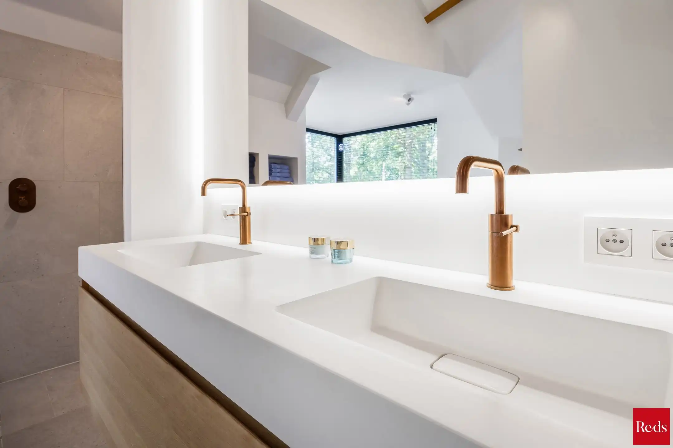 Luxe gerenoveerde villa (EPC A) op riant hoekperceel foto 37
