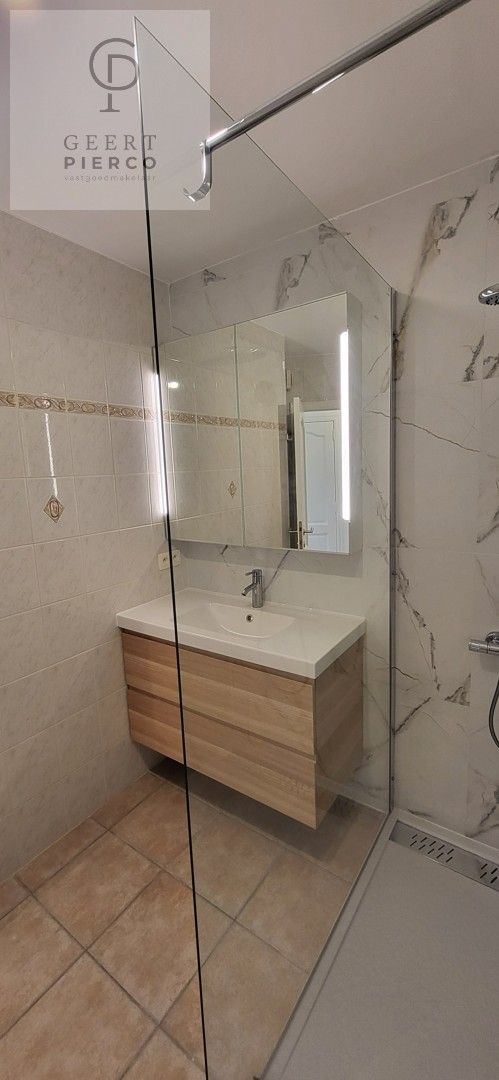 Volledig gerenoveerd stadsappartement hartje Landen foto 13