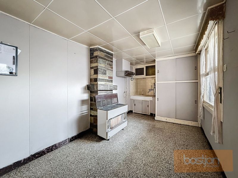 Te koop: Woning met potentieel in het hart van Lauwe – volledig te renoveren foto 5