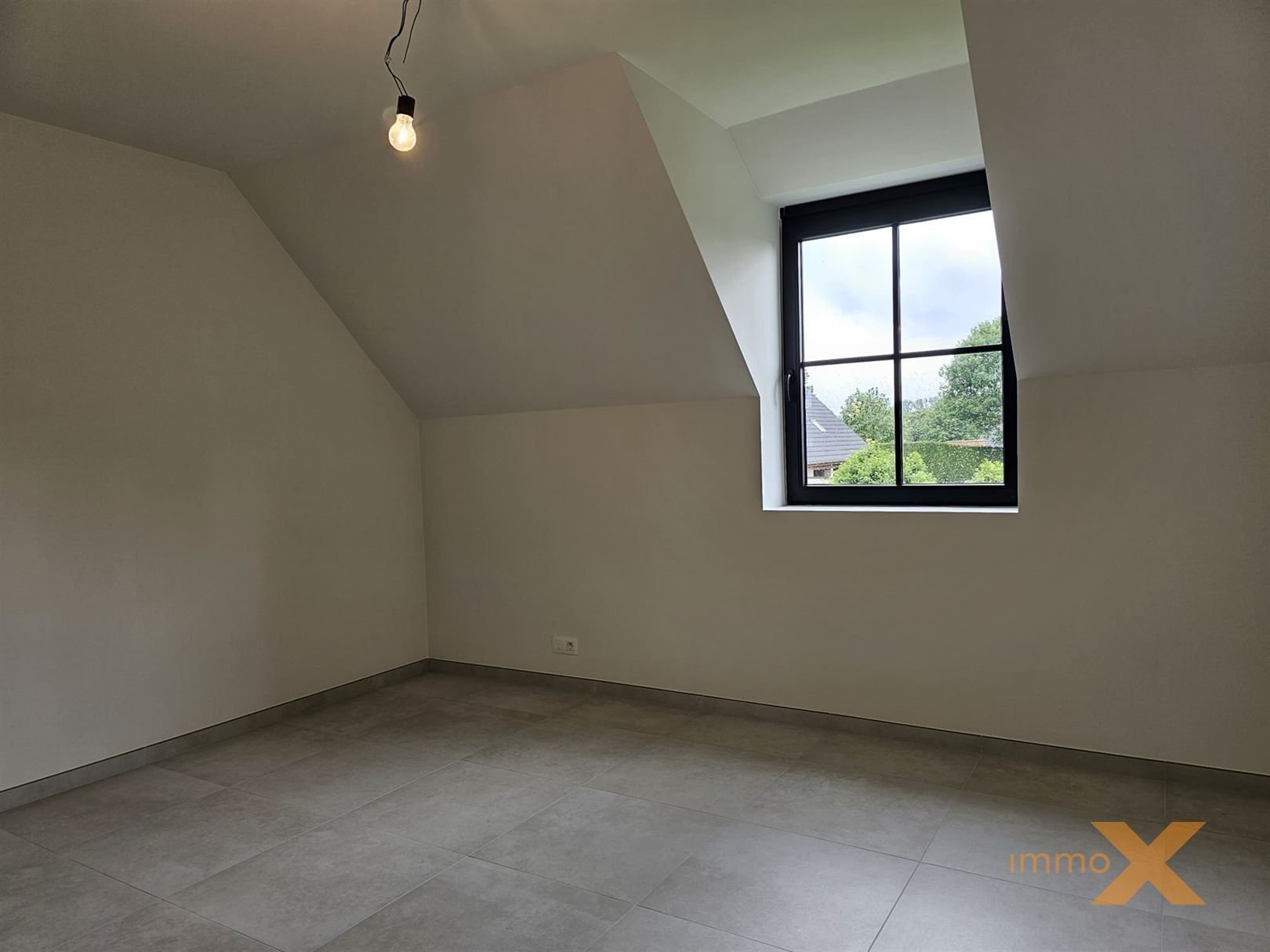 PRACHTIG AFGEWERKTE NIEUWBOUWWONING foto 18