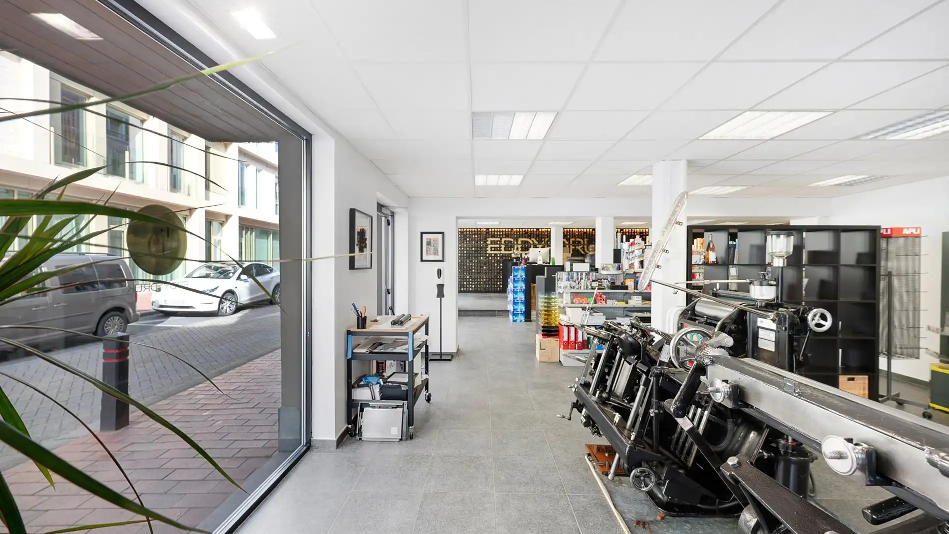 Mooi handelspand (179 m²) met brede etalage te Heist foto 5