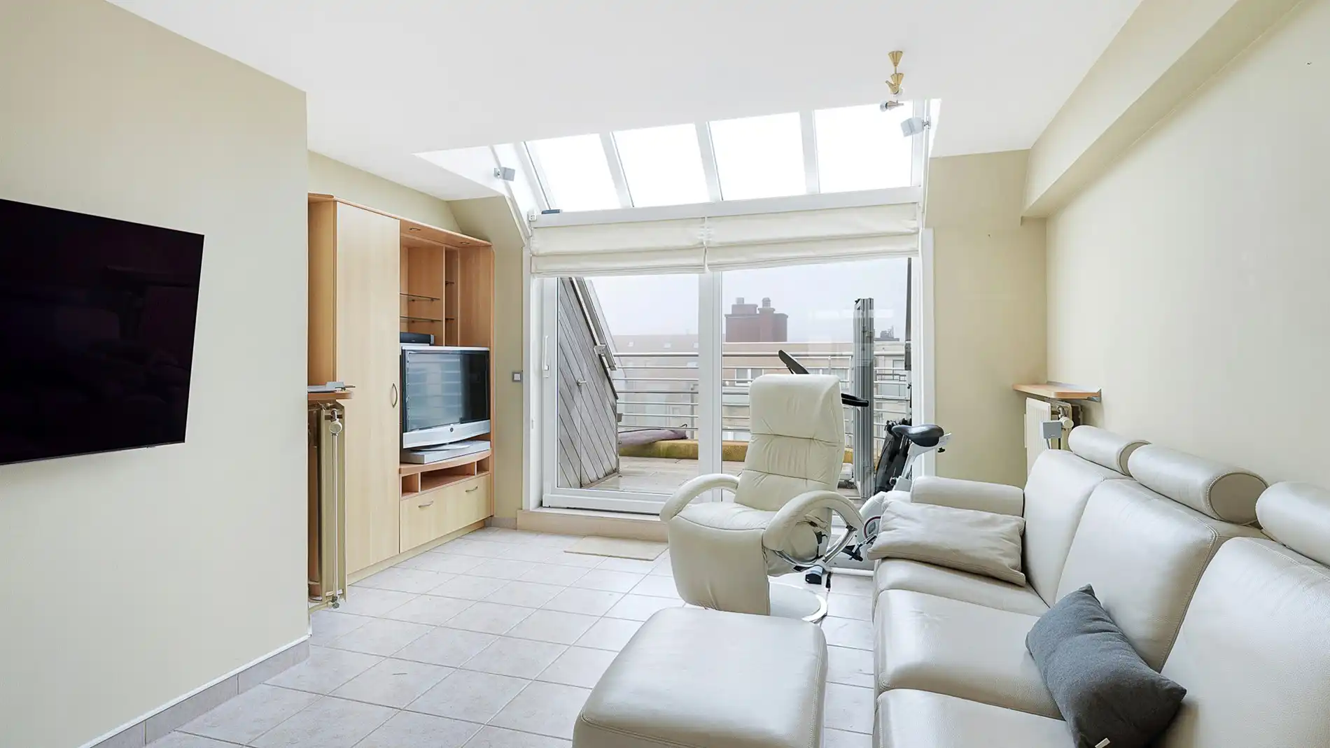 Penthouse met ruime terrassen nabij het strand te koop foto 6