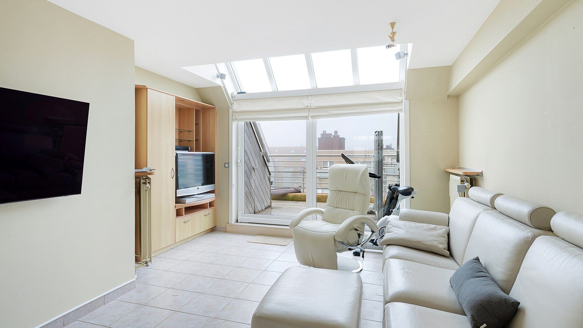 Penthouse met ruime terrassen nabij het strand te koop foto 7