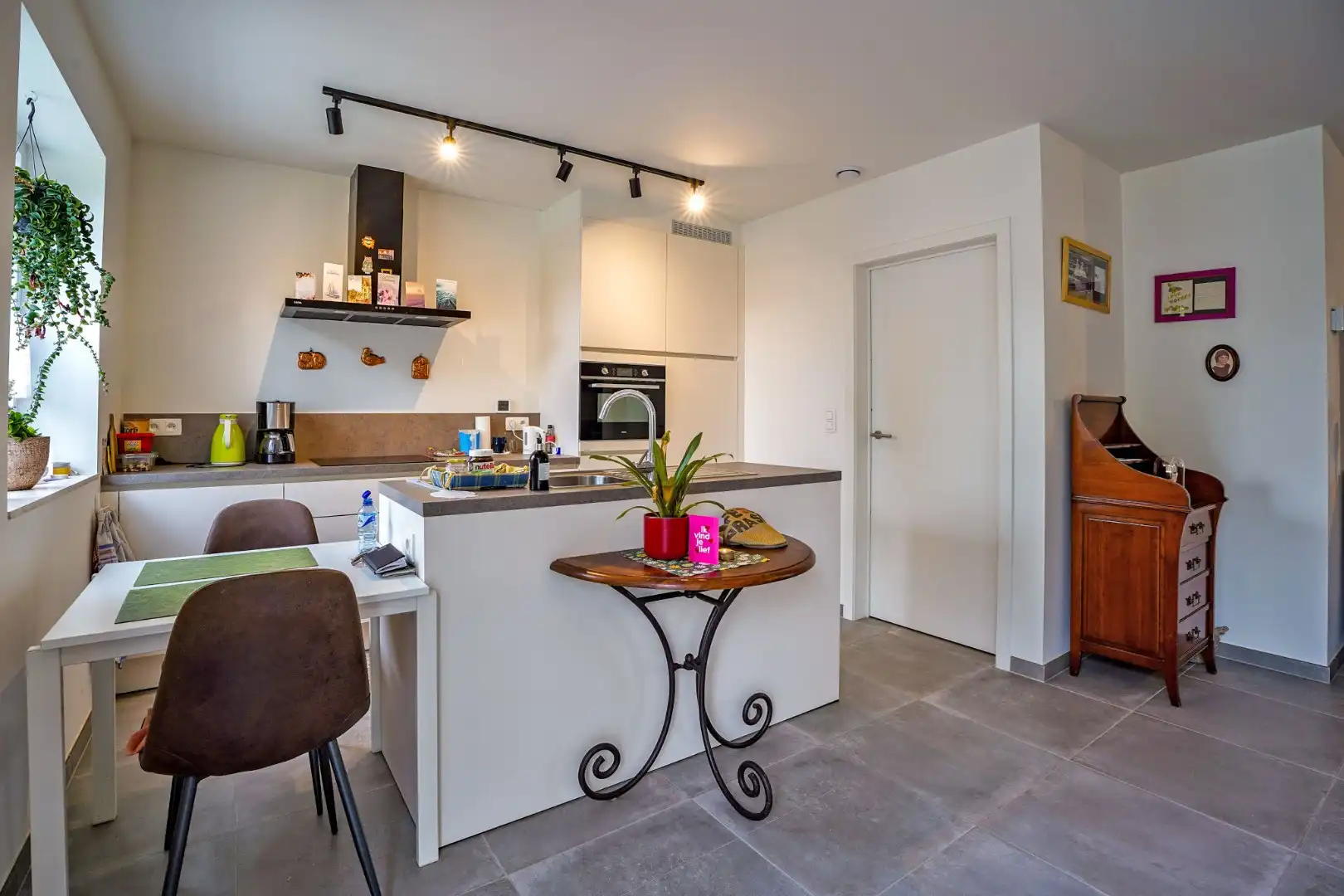 Ruime energiezuinige nieuwbouwwoning (2024) met inpandige garage op 193m² gelegen te Houthulst. foto 6
