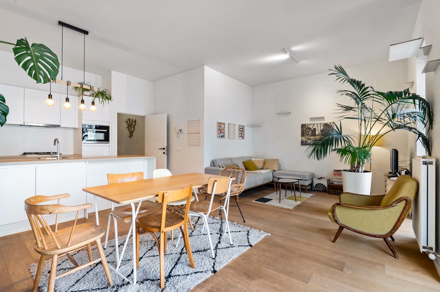 Recent appartement met 2 slaapkamers en terras te Borgerhout! foto 3