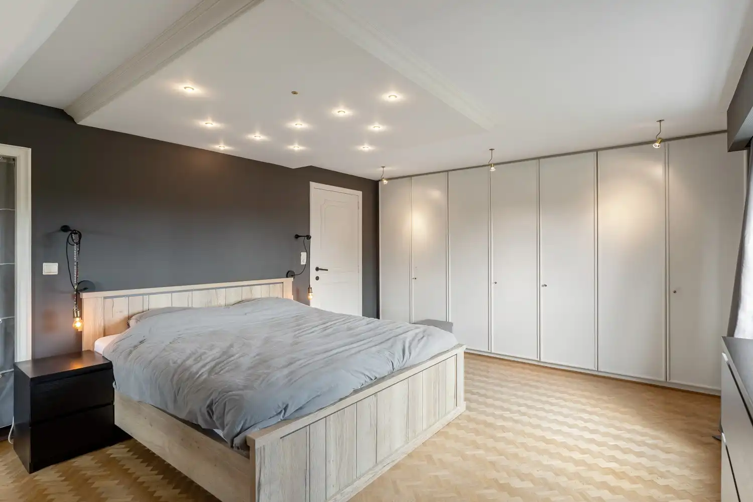 Gerenoveerde woning in het rustig gelegen Brustem. foto 17