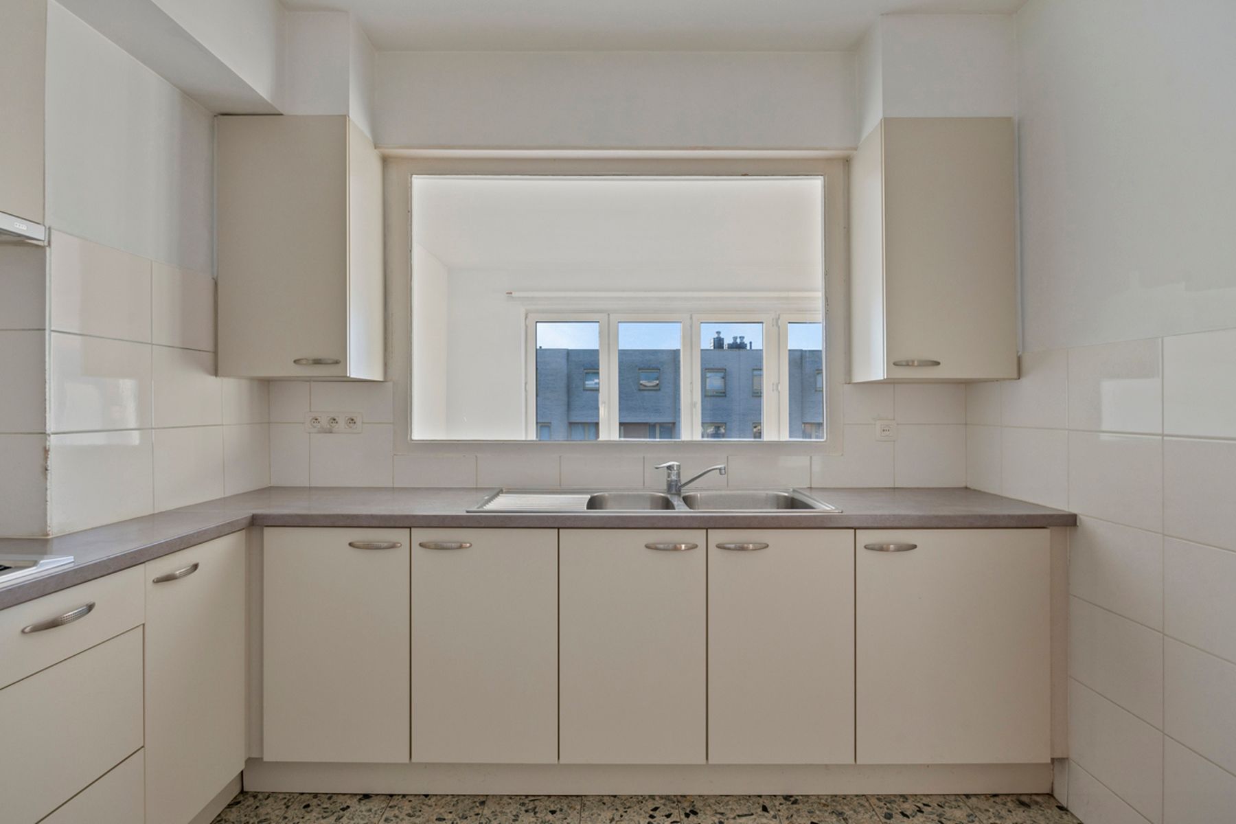 Lichtrijk en Ruim Appartement met 2 Slaapkamers – Topligging foto 9