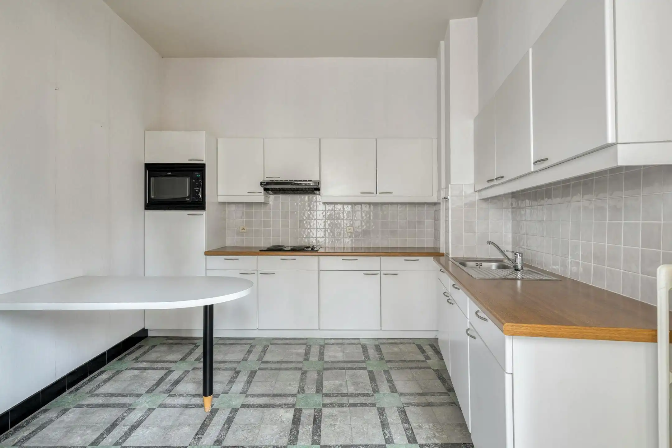 Appartement met 3 kamers en garagebox te koop in centrum Kortrijk foto 5