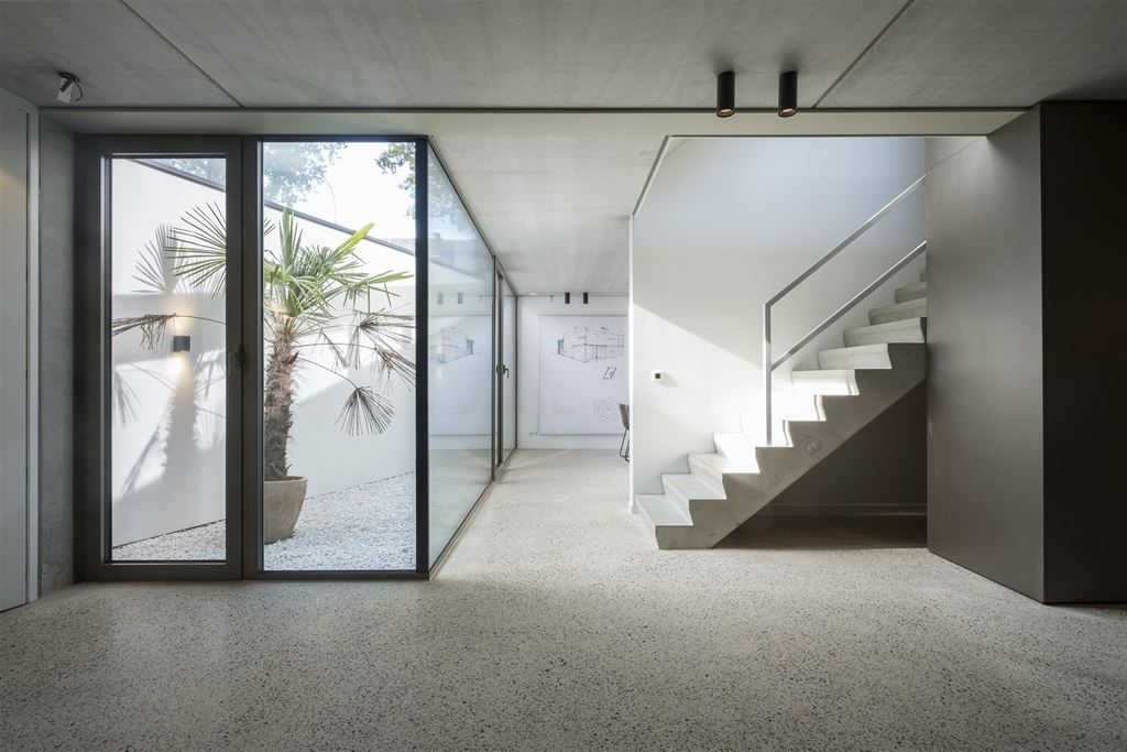 Strakke en moderne villa met high-end afwerking foto 10