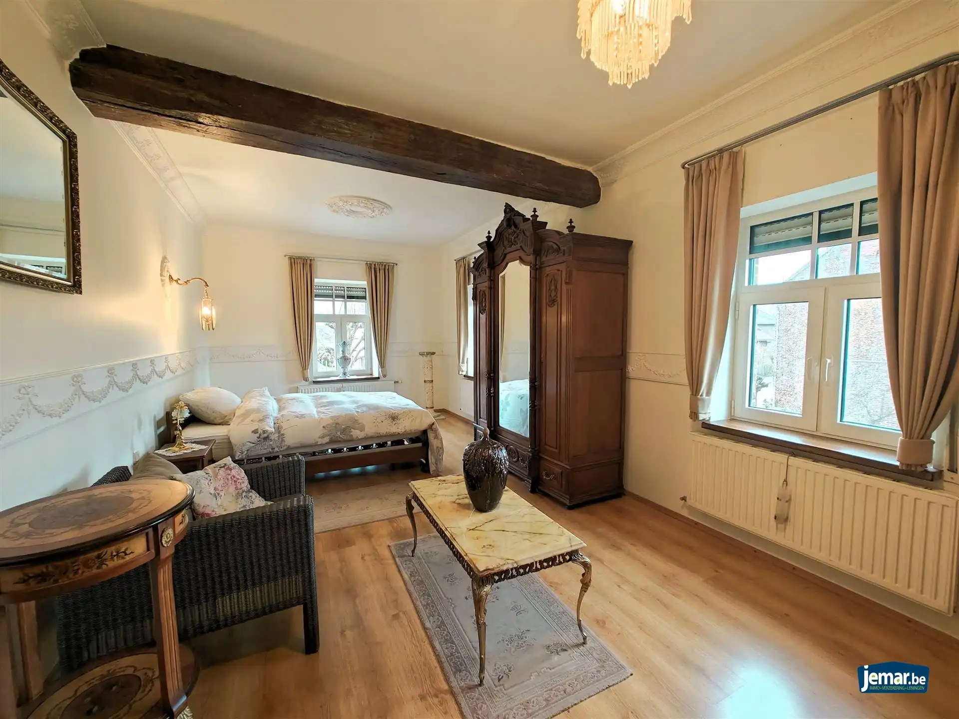 Ruim en karaktervol appartement van 190m² in het charmante Maasdorp Vucht! foto 8