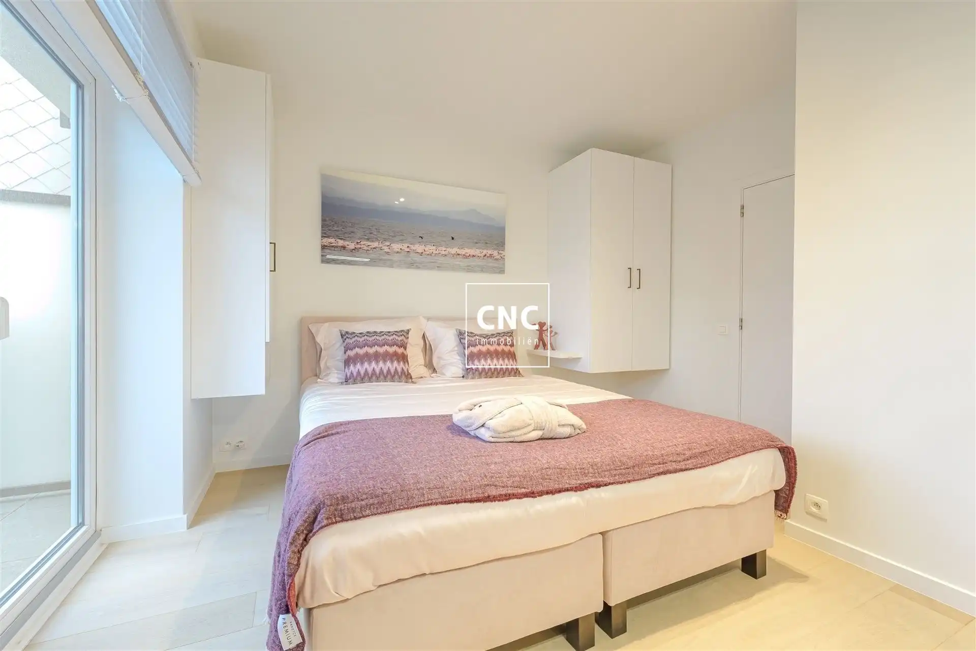 Stijlvol gerenoveerd appartement - open zicht op de villa’s foto 10
