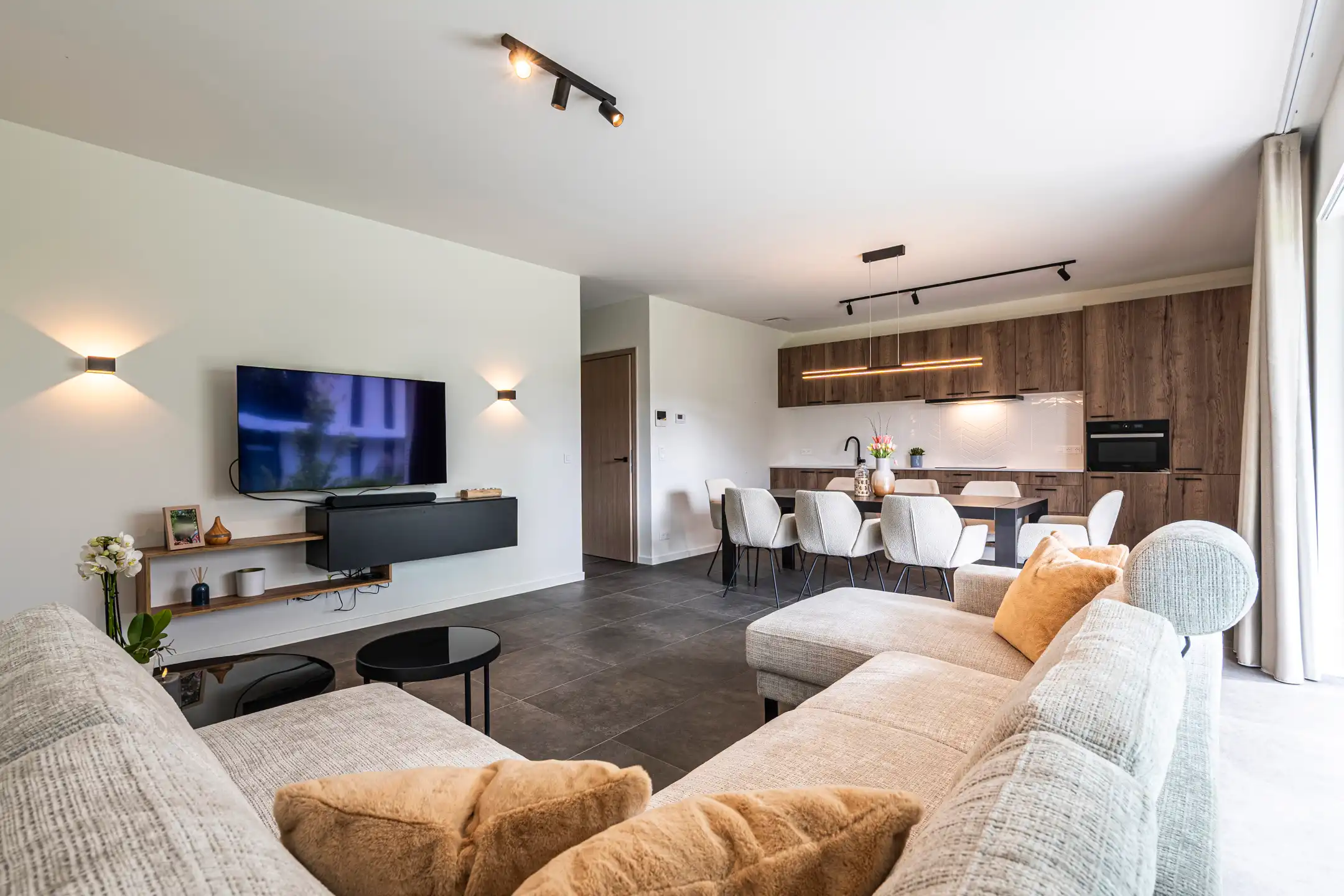 Uitstekend instapklaar appartement met groot terras in Arendonk foto 5