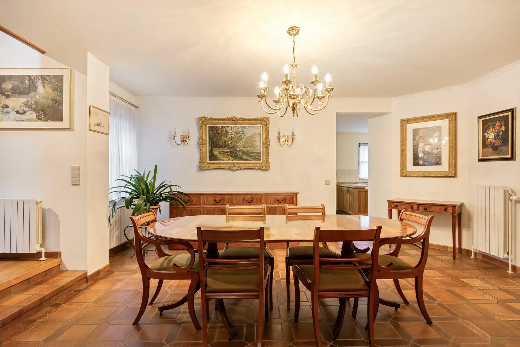 Cosy gezinswoning met 4 slaapkamers, garage en tuin - NATO op 10 min. foto 9