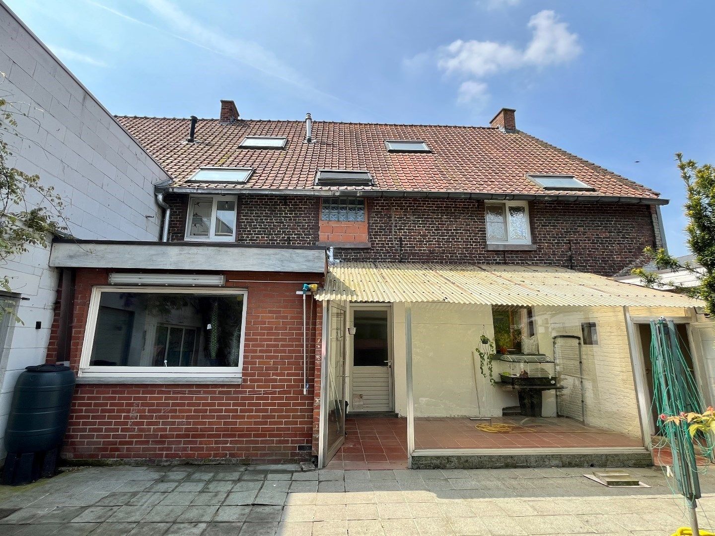 Halfopen woning met ruime loods +-480 m² te koop! foto 31