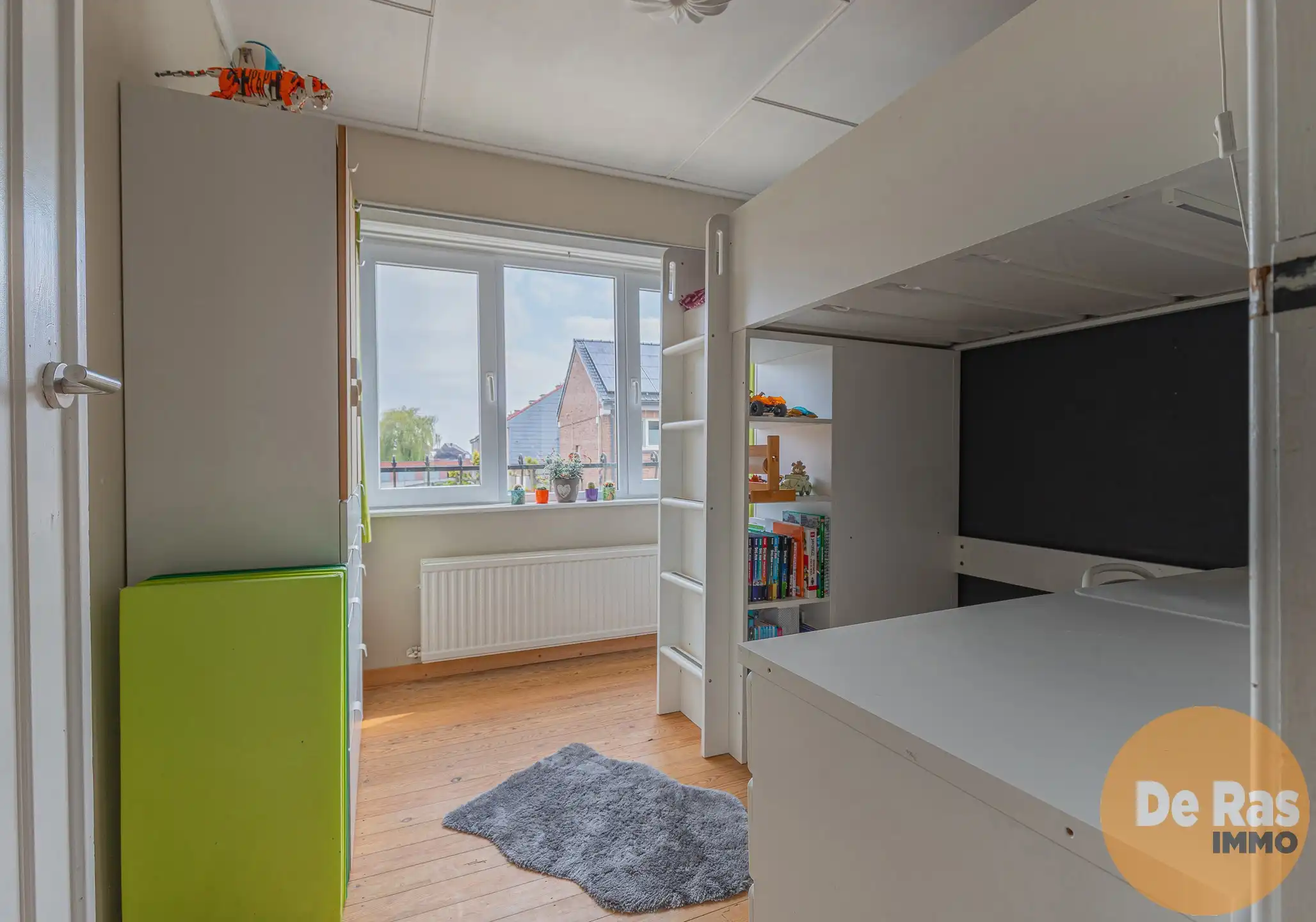 BURST - Ruime gezinswoning met 5 slaapkamers, garage en tuin foto 12
