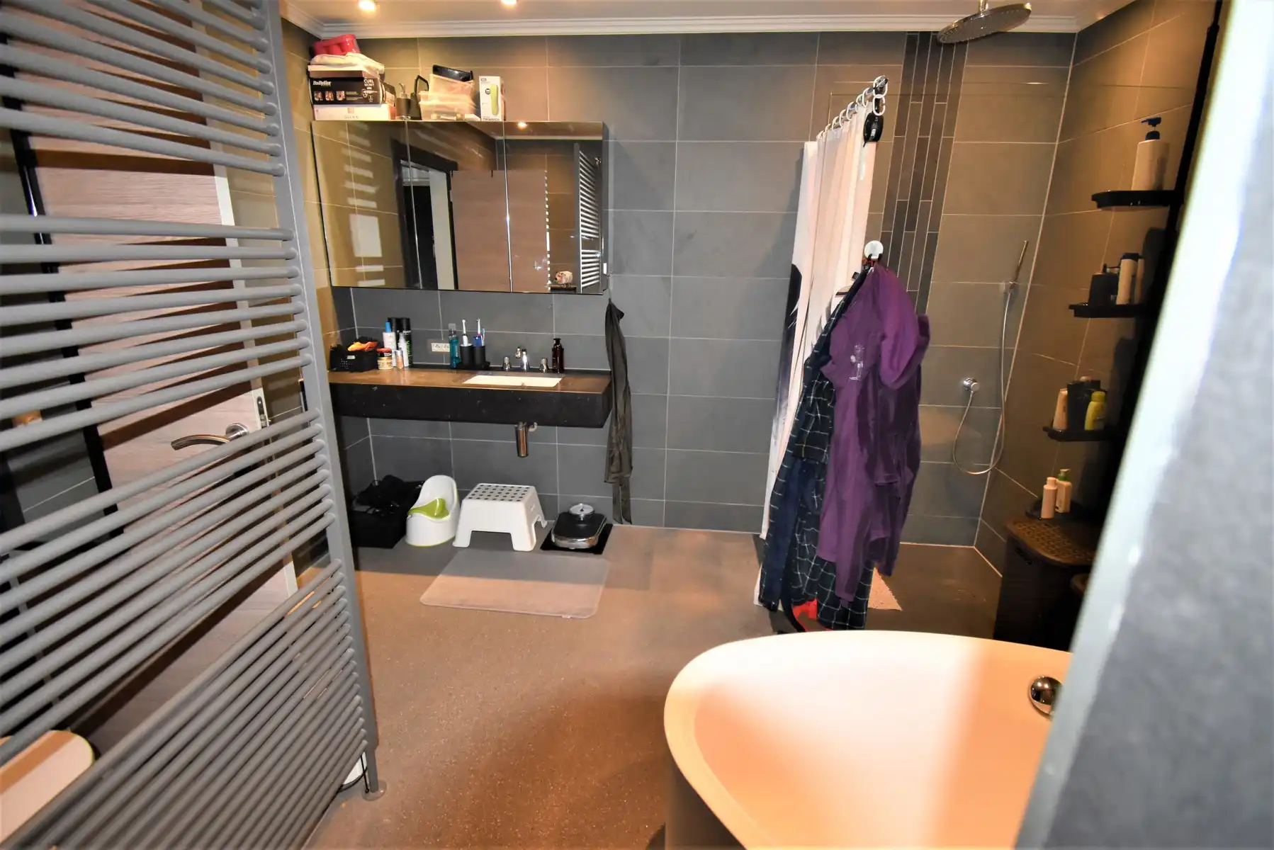 Grote, energiezuinige woning langs kanaal  foto 15