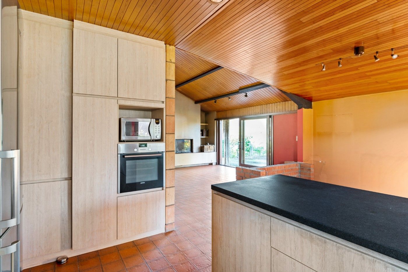 Vrijstaande laagbouwwoning met 2 slpk., tuin en garage foto 10