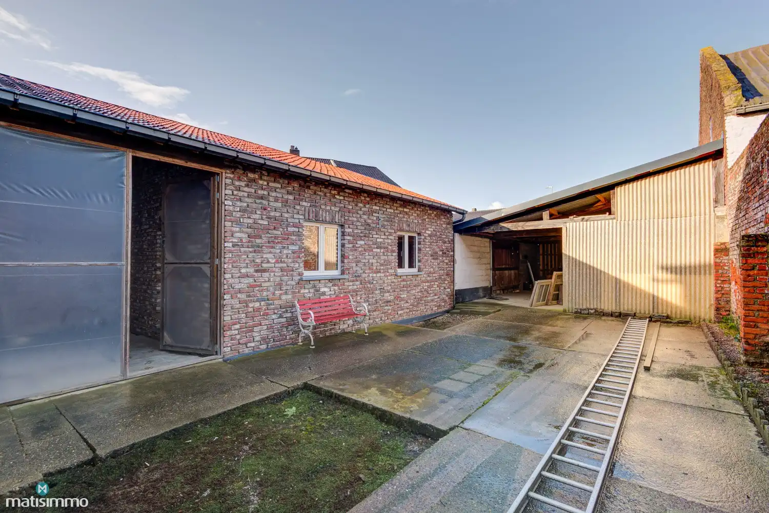 VERDER AF TE WERKEN HOEKWONING MET BINNENKOER EN GARAGE TE MOPERTINGEN foto 33