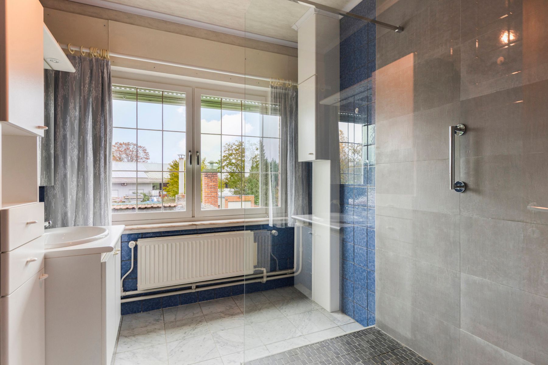 Solide en ruime te renoveren gezinswoning op toplocatie foto 17