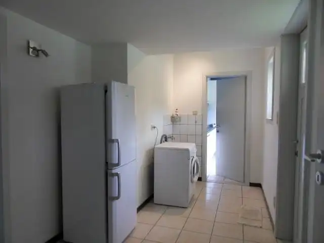 Rustig gelegen BUNGALOW, 2 slaapkamers / bureel, garage en tuin op 4 are 66 ca foto 15