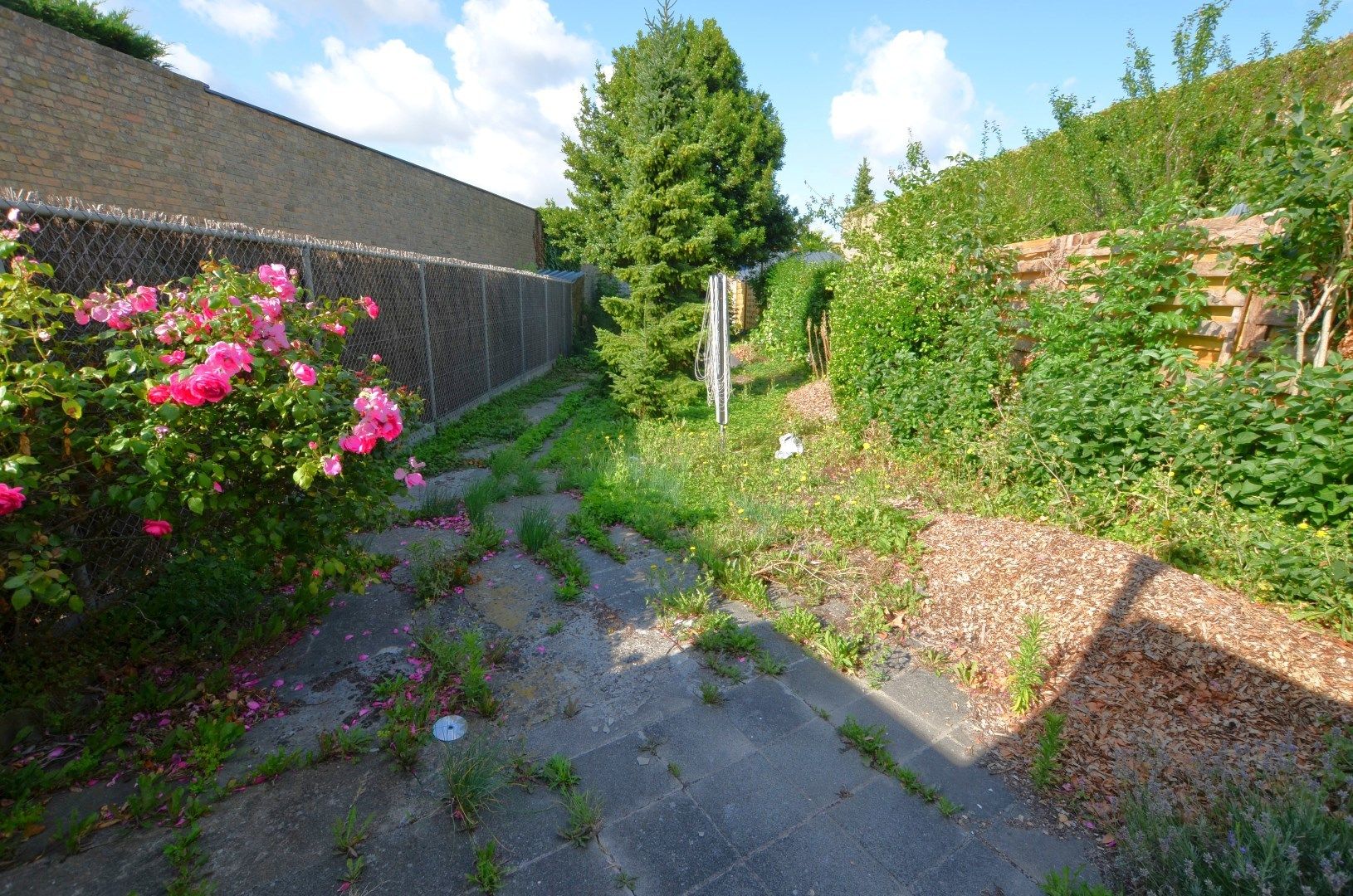 Mooi gelegen te renoveren woonhuis foto 7