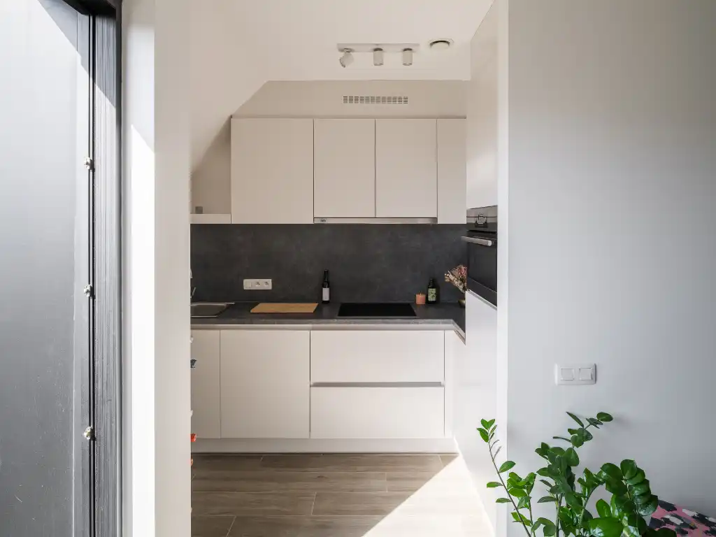 Recent nieuwbouw appartement (BJ 2020) met een aangenaam terras foto 5