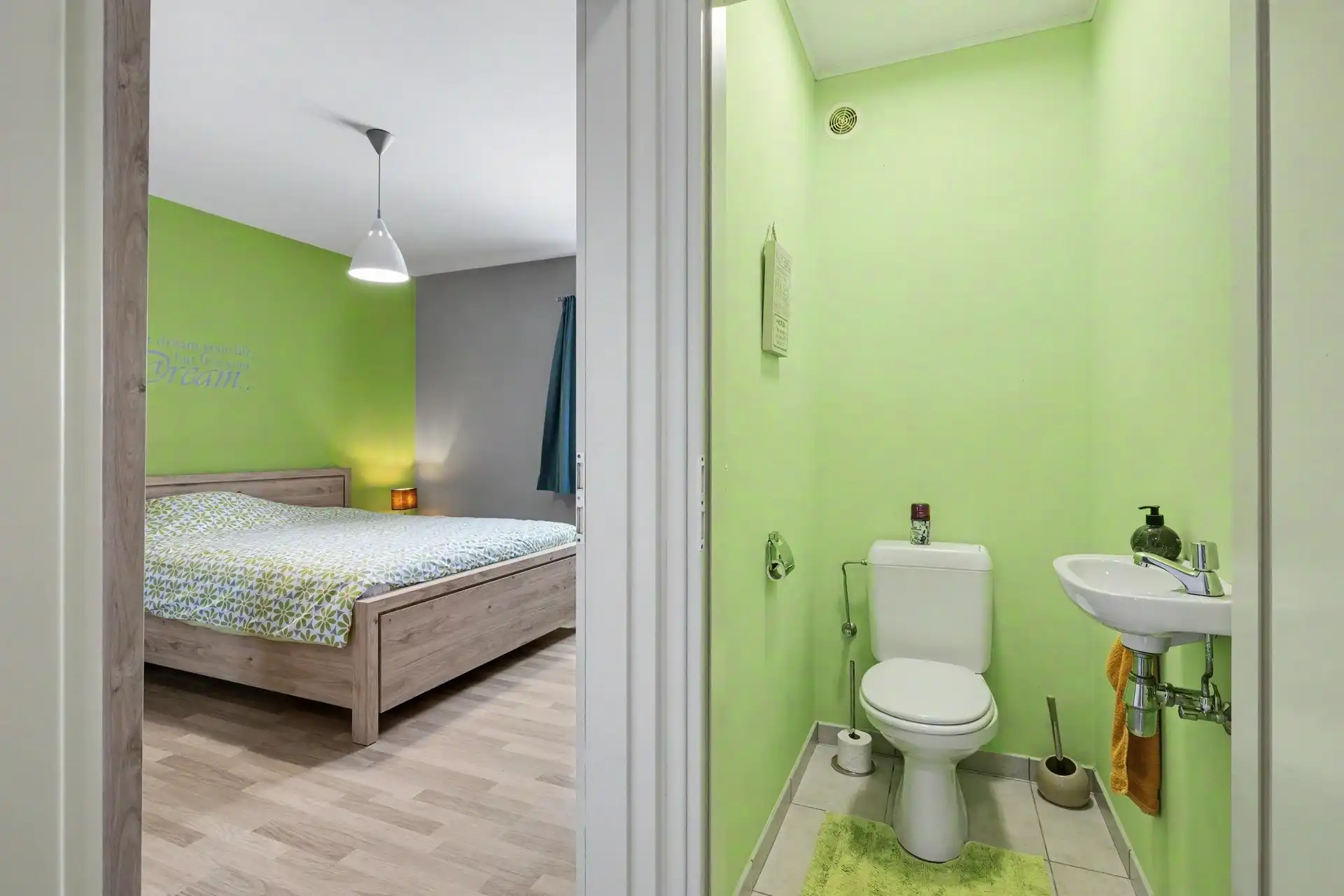 Instapklaar gelijkvloers appartement met twee slaapkamers en autostaanplaats (96 m2) foto 9