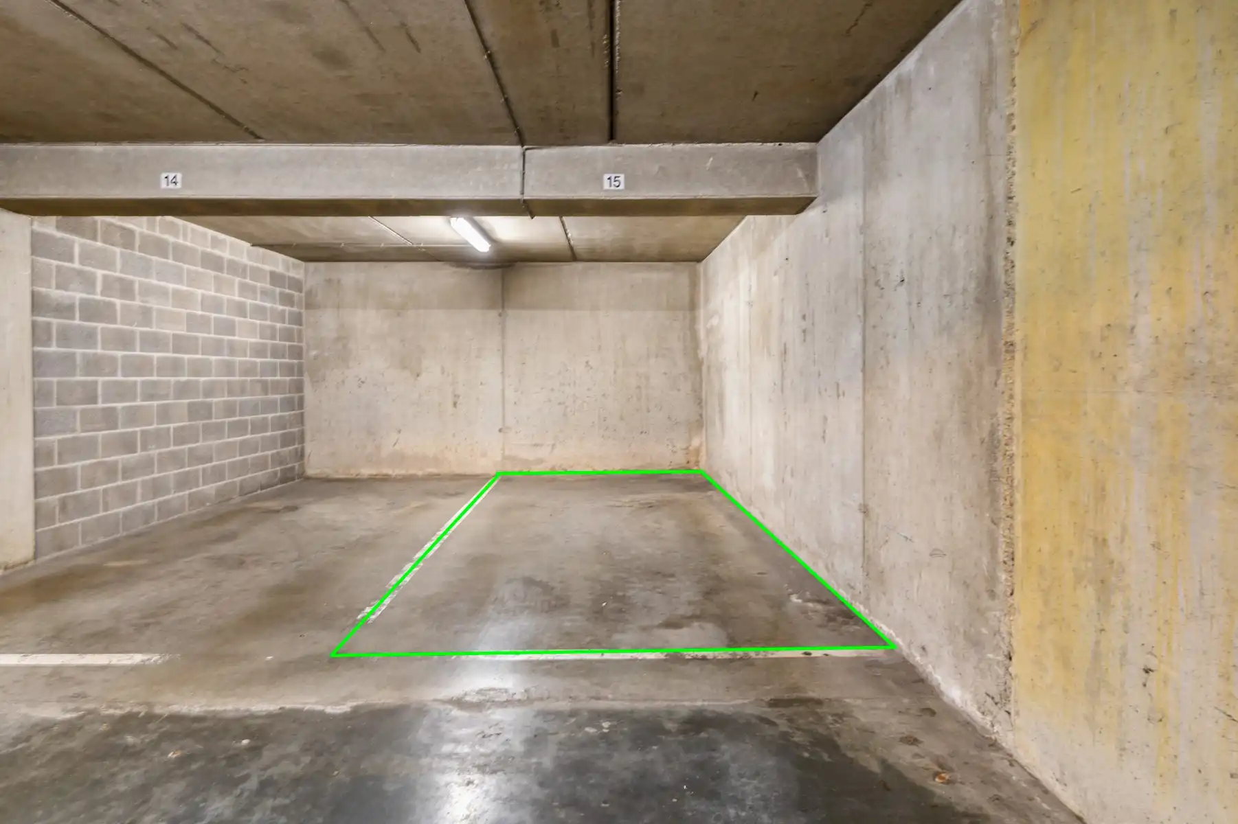 Lichtrijk appartement met terras op uitstekende locatie foto 15