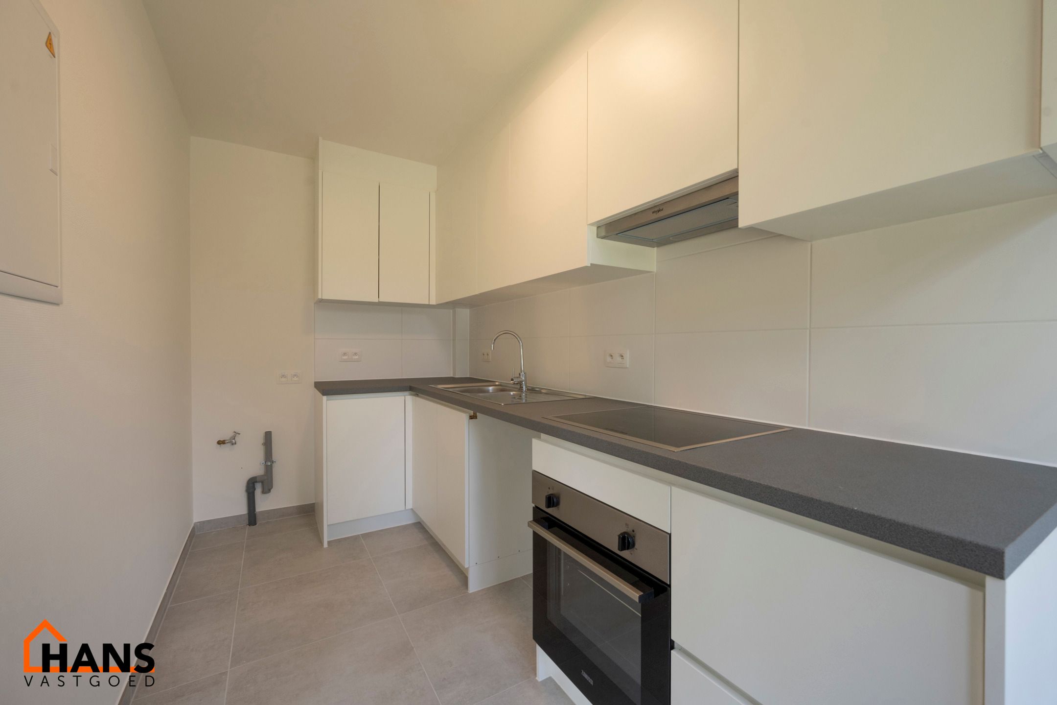 Gerenoveerd gelijkvloersappartement; mogelijk garage bij te huren. foto 7