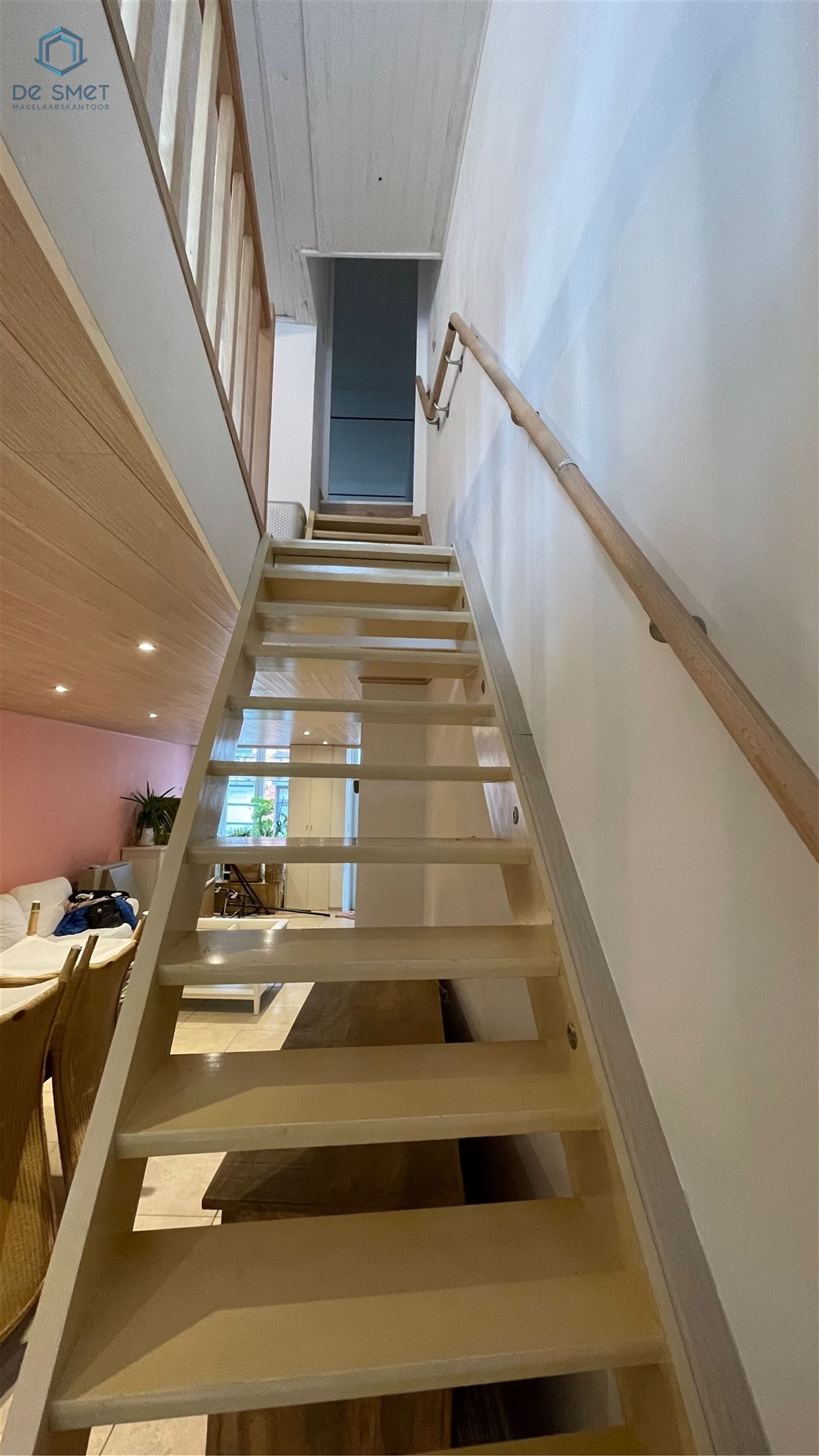 INSTAPKLARE STADSWONING MET 2 SLAAPKAMERS IN HARTJE GERAARDSBERGEN foto 6