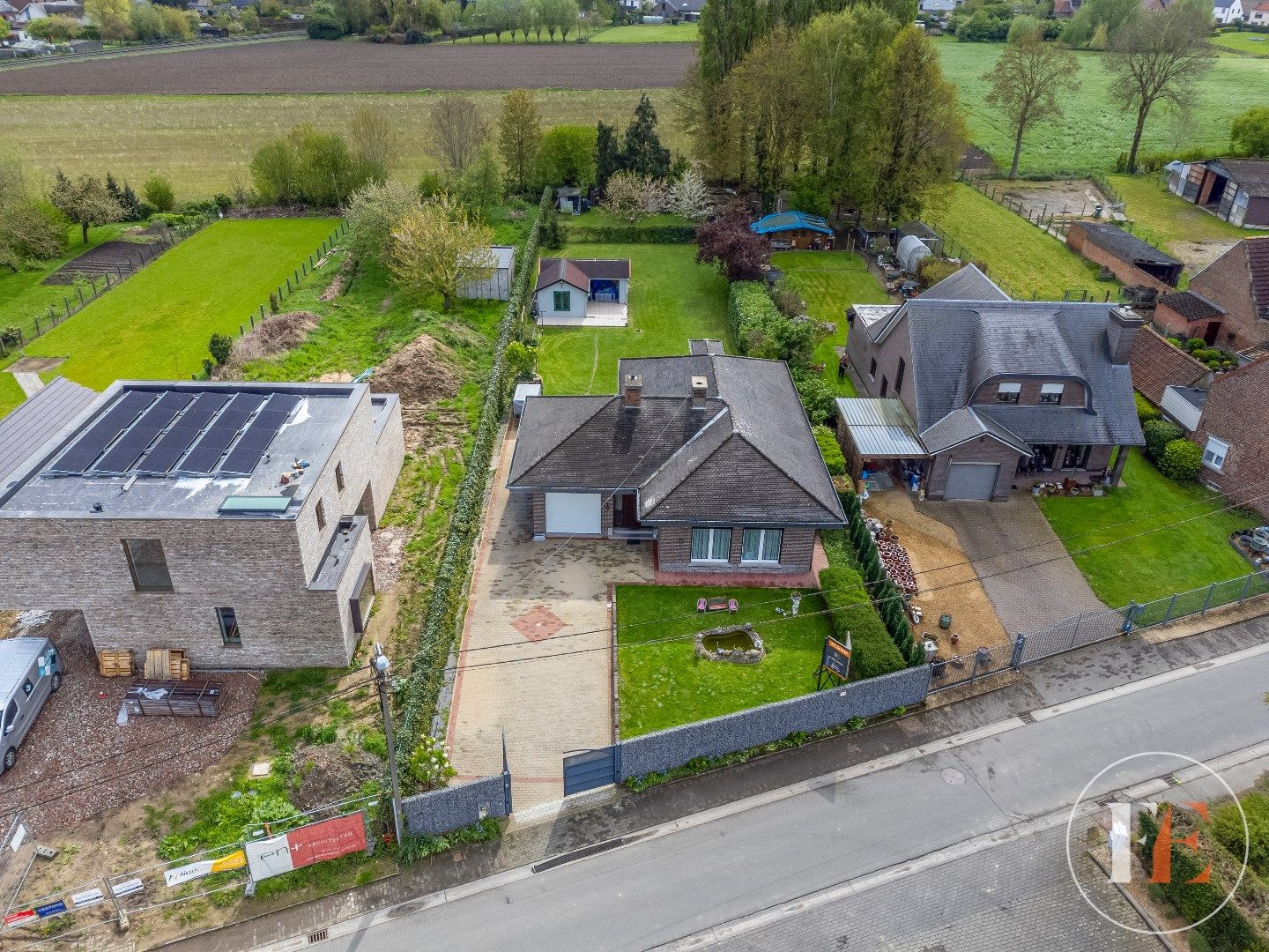 Rustig gelegen Bungalow vlak bi de dorpskern foto 1