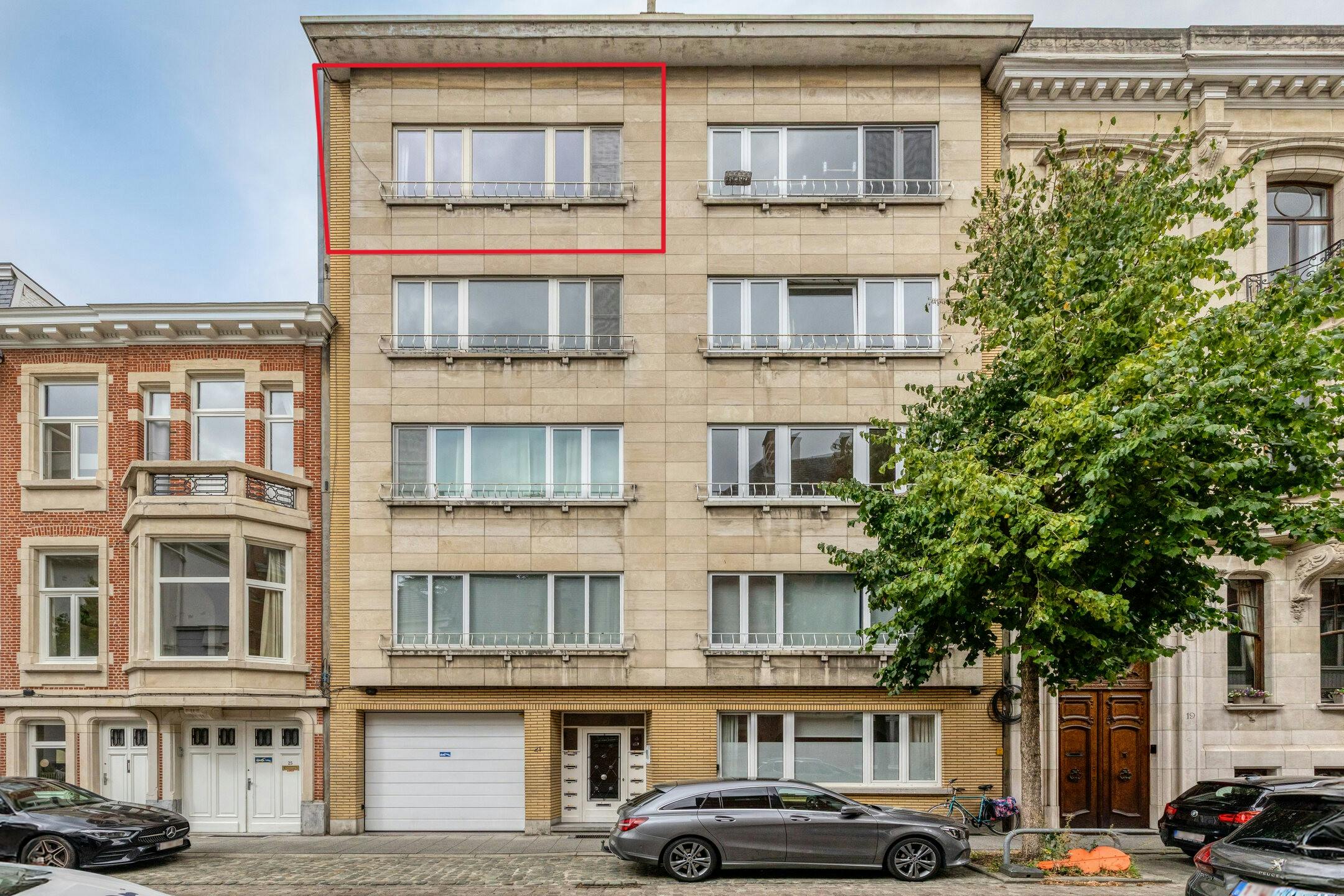 Instapklaar appartement met drie slaapkamers te koop in Berchem foto 14