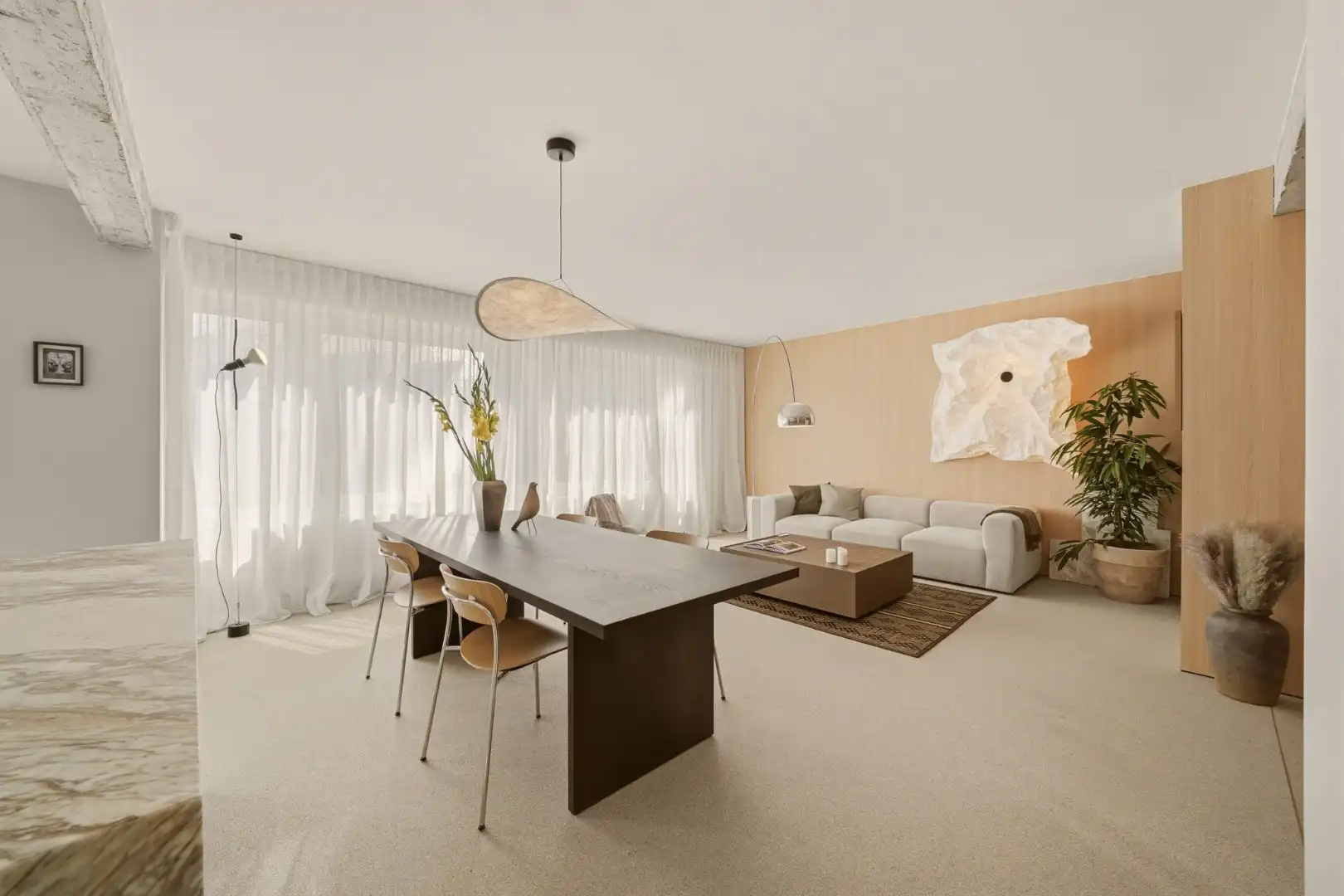 Stijlvol gerenoveerd stadsappartement met maatwerk, 2 slaapkamers en veel bergruimte foto 5