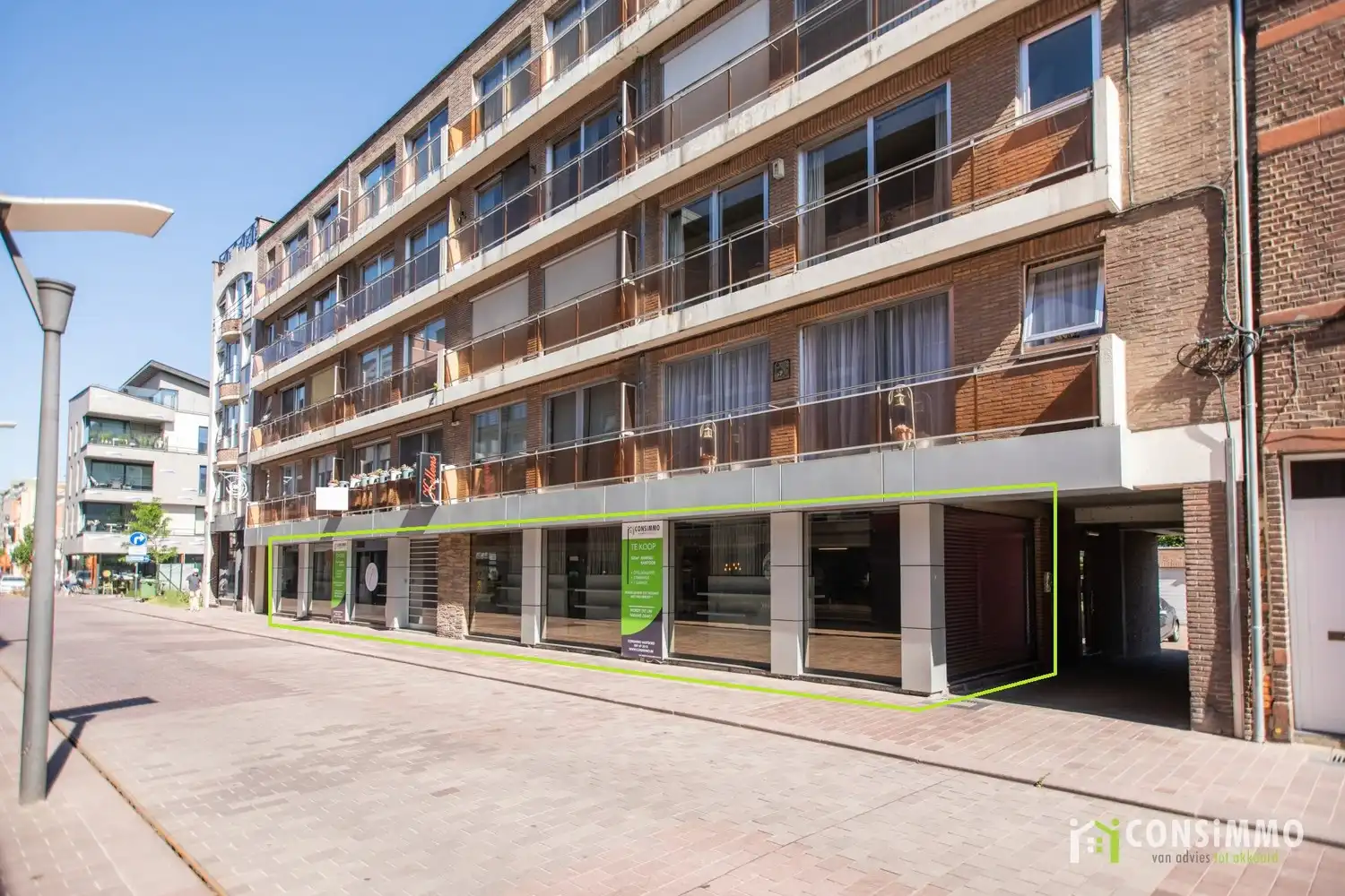 Handelspand/kantoorruimte van 325m² in Genk-Centrum! foto {{pictureIndex}}