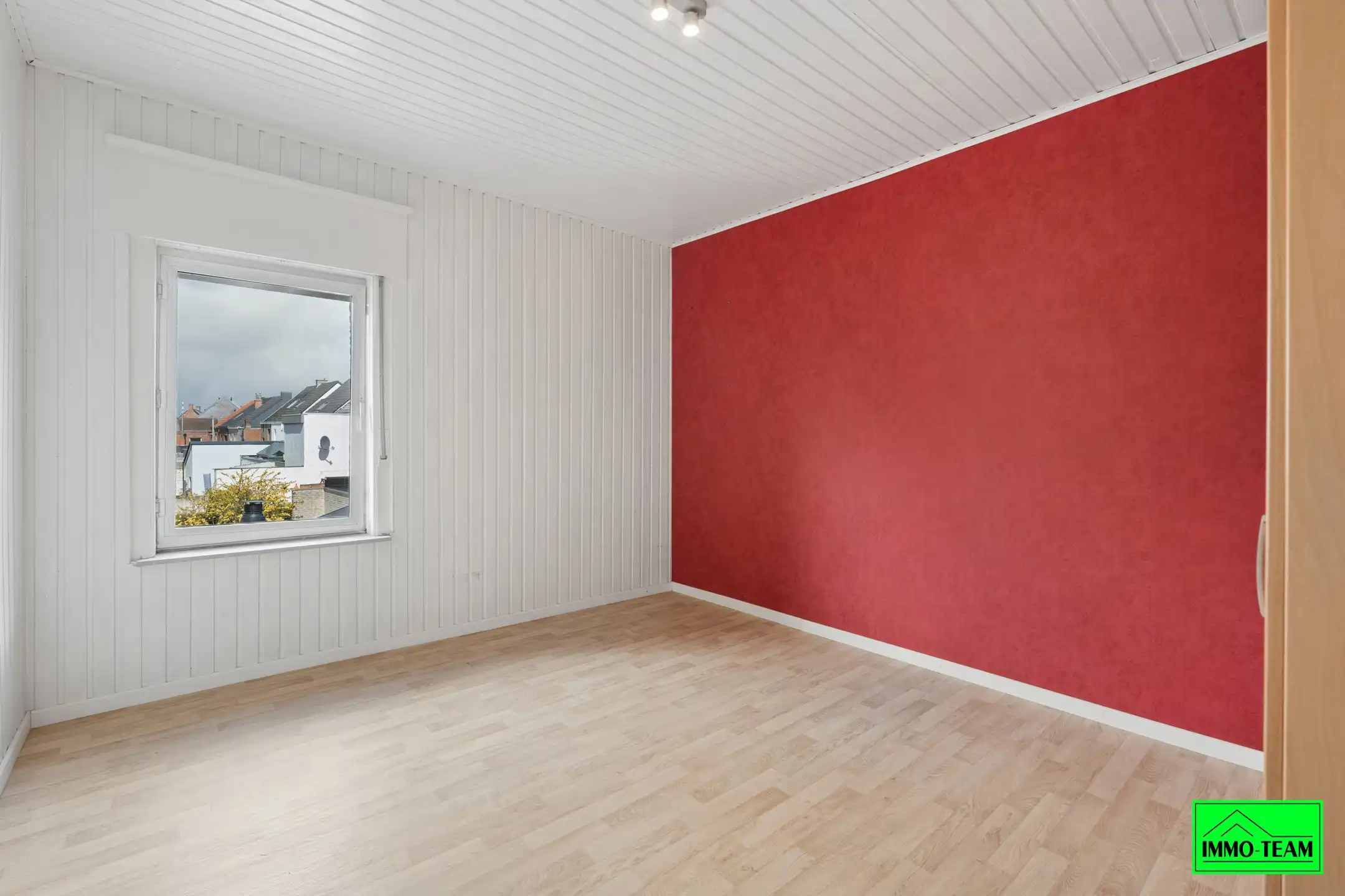 Deels gerenoveerde gezinswoning met potentieel  foto 18