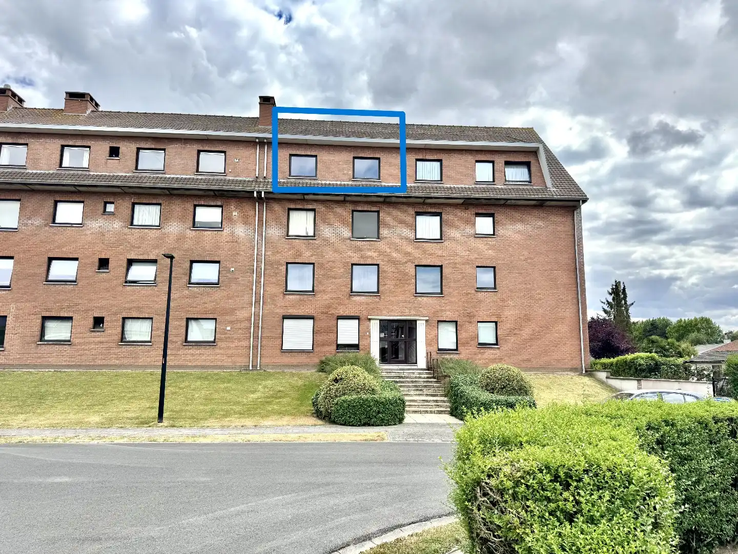 Instapklaar 2-slaapkamer appartement inclusief autostaanplaats en terras te koop in Kuurne! foto 20